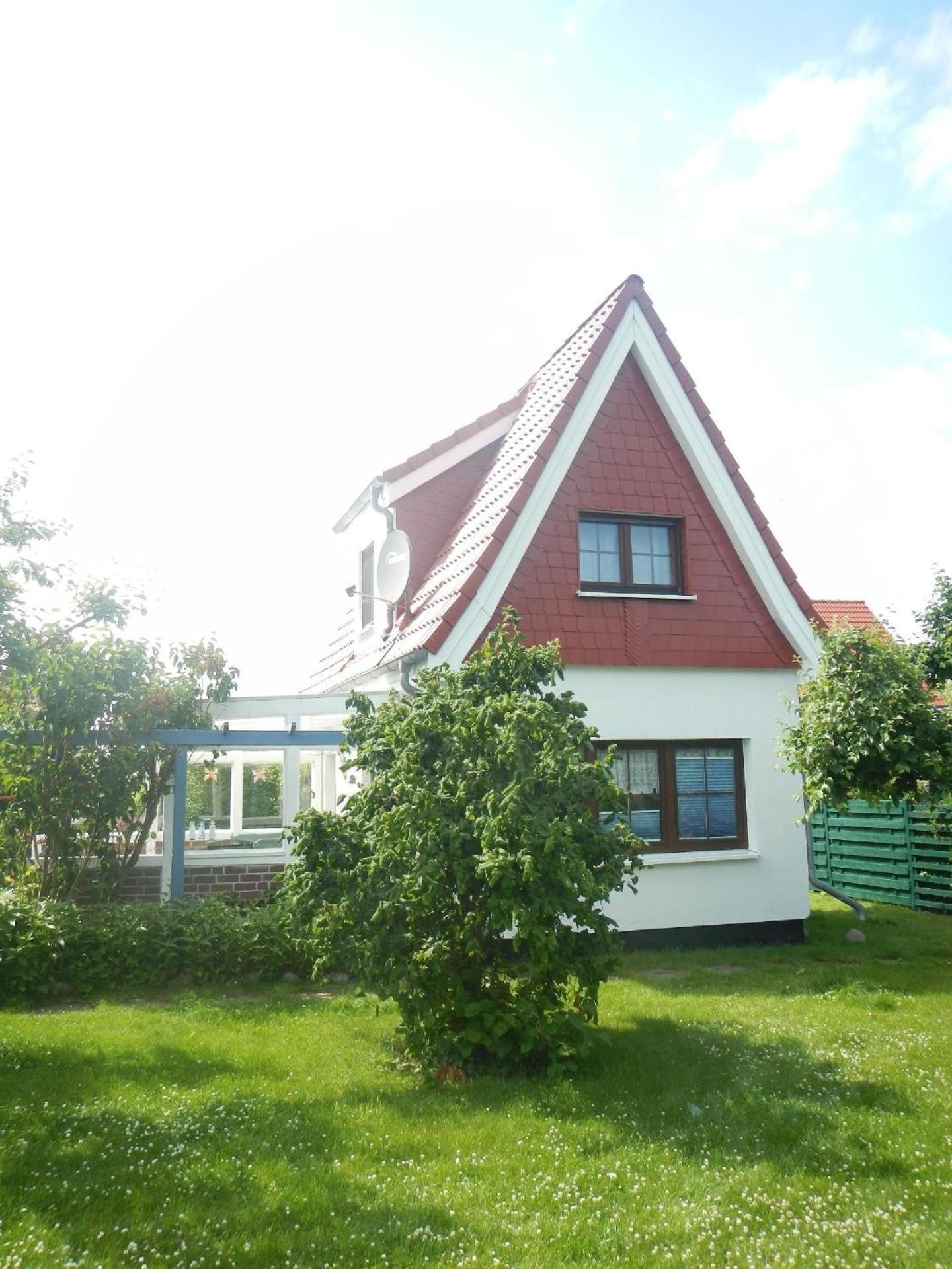 Behagliches Ferienhaus Mit Garten Und Terrasse