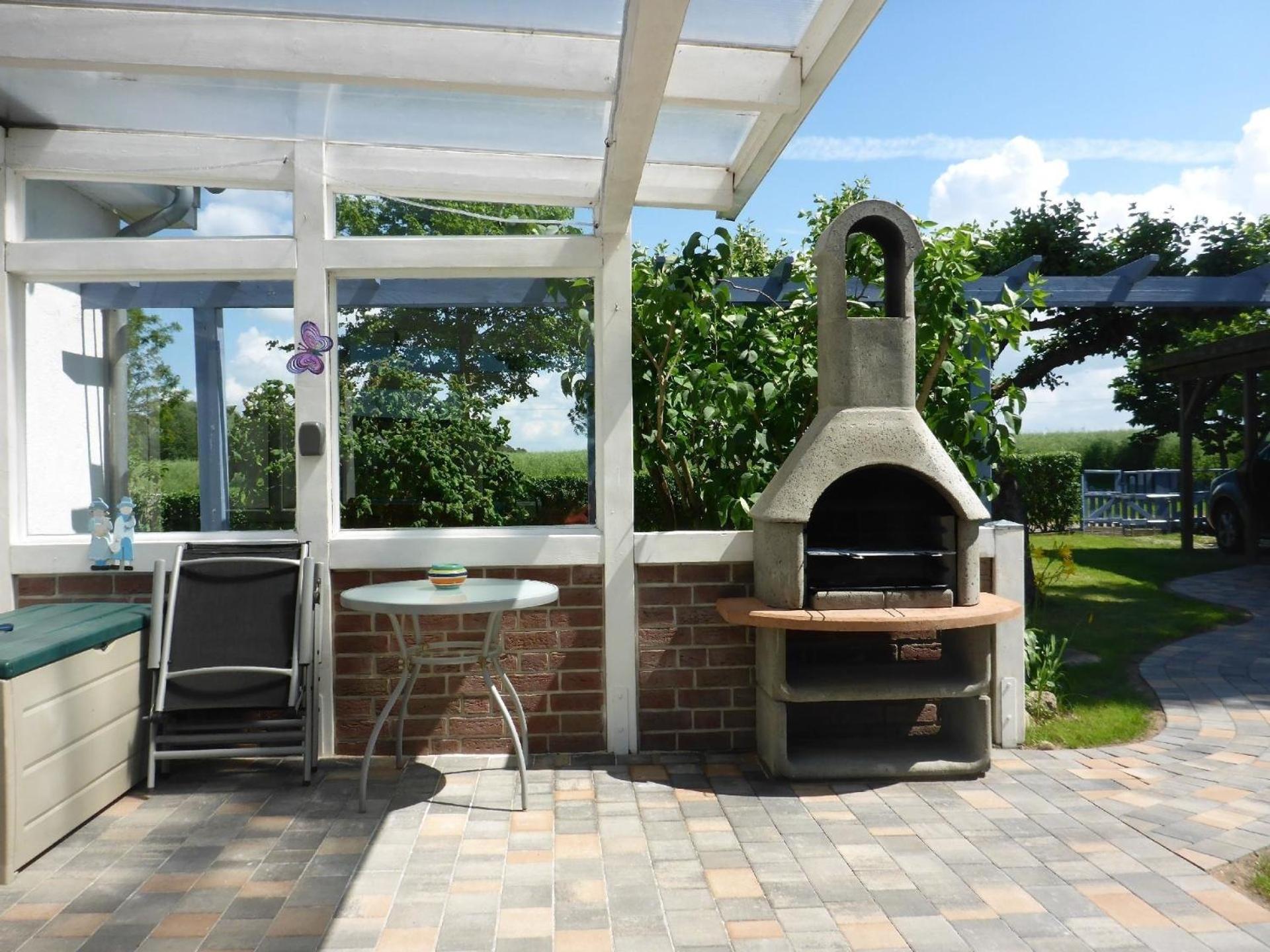 Behagliches Ferienhaus Mit Garten Und Terrasse