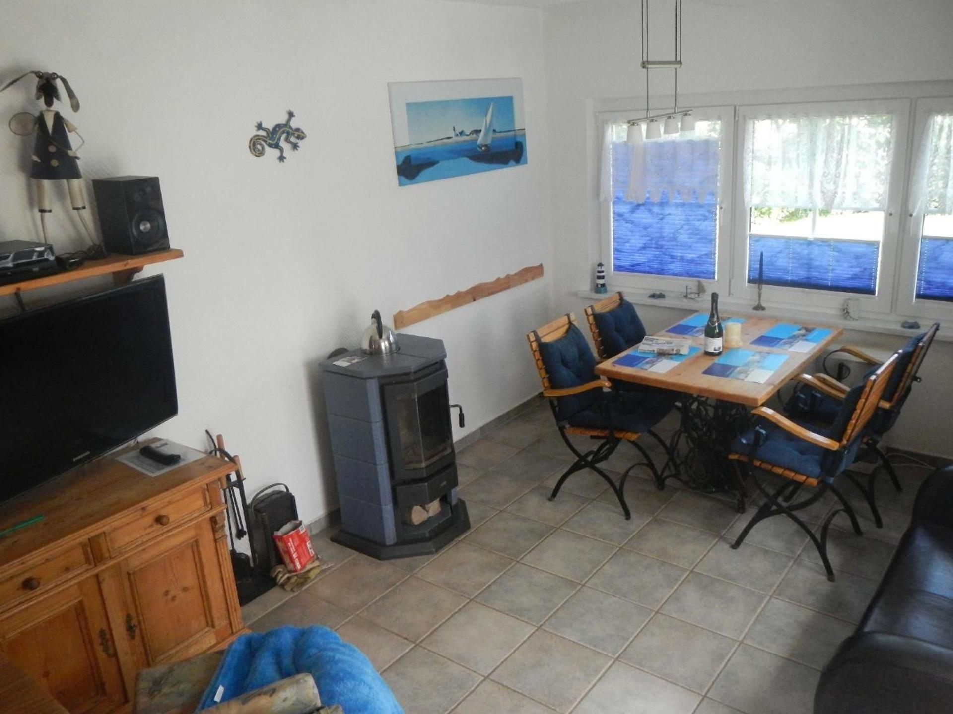 Behagliches Ferienhaus Mit Garten Und Terrasse