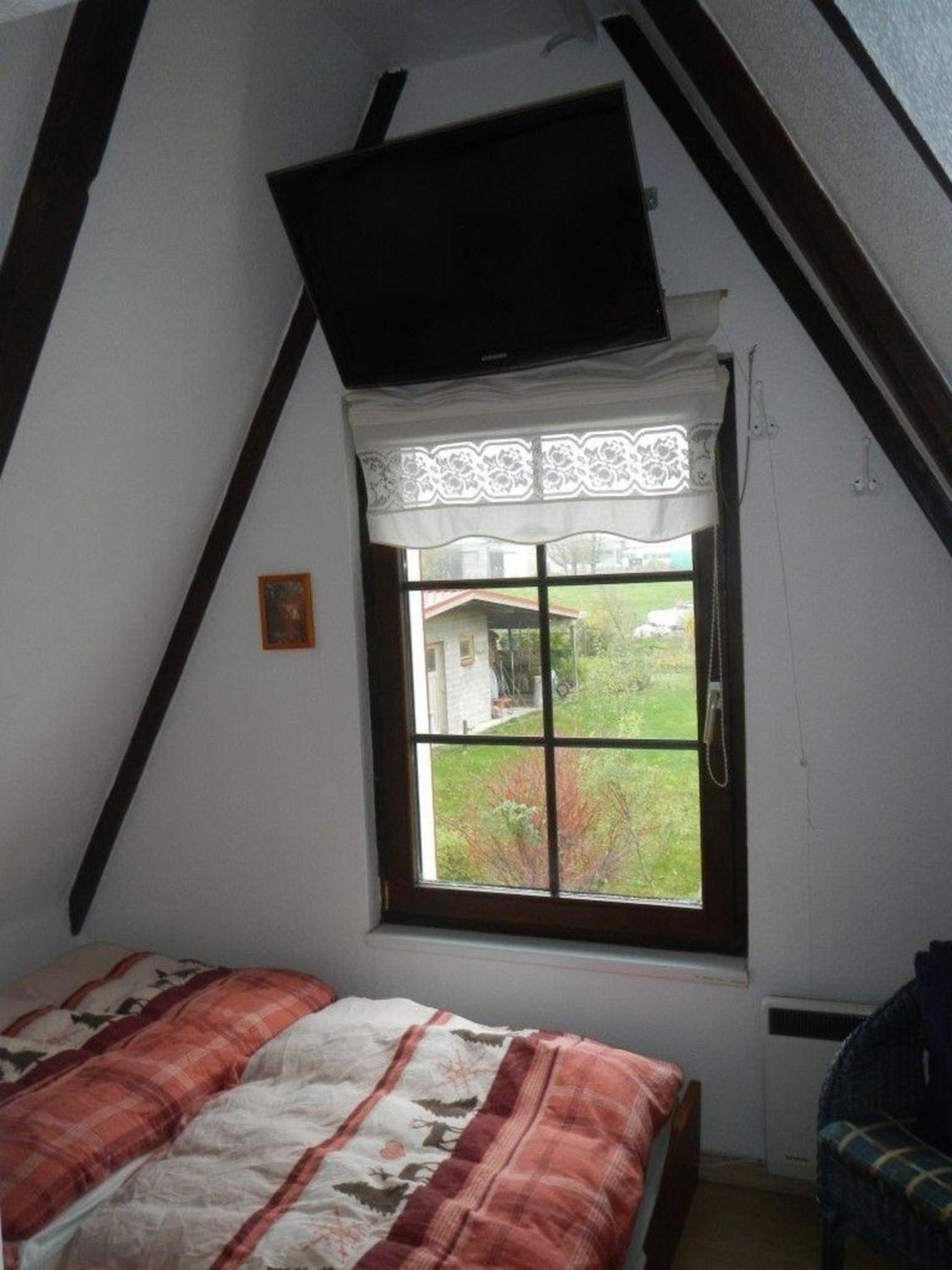 Behagliches Ferienhaus Mit Garten Und Terrasse