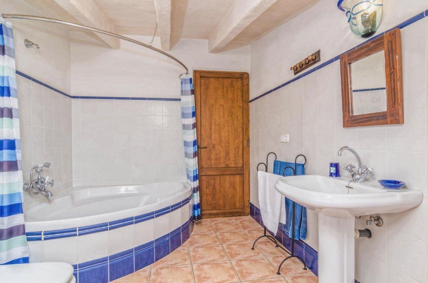 Perfektes Ferienhaus in Vilafranca De Bonany mit Privatem Pool