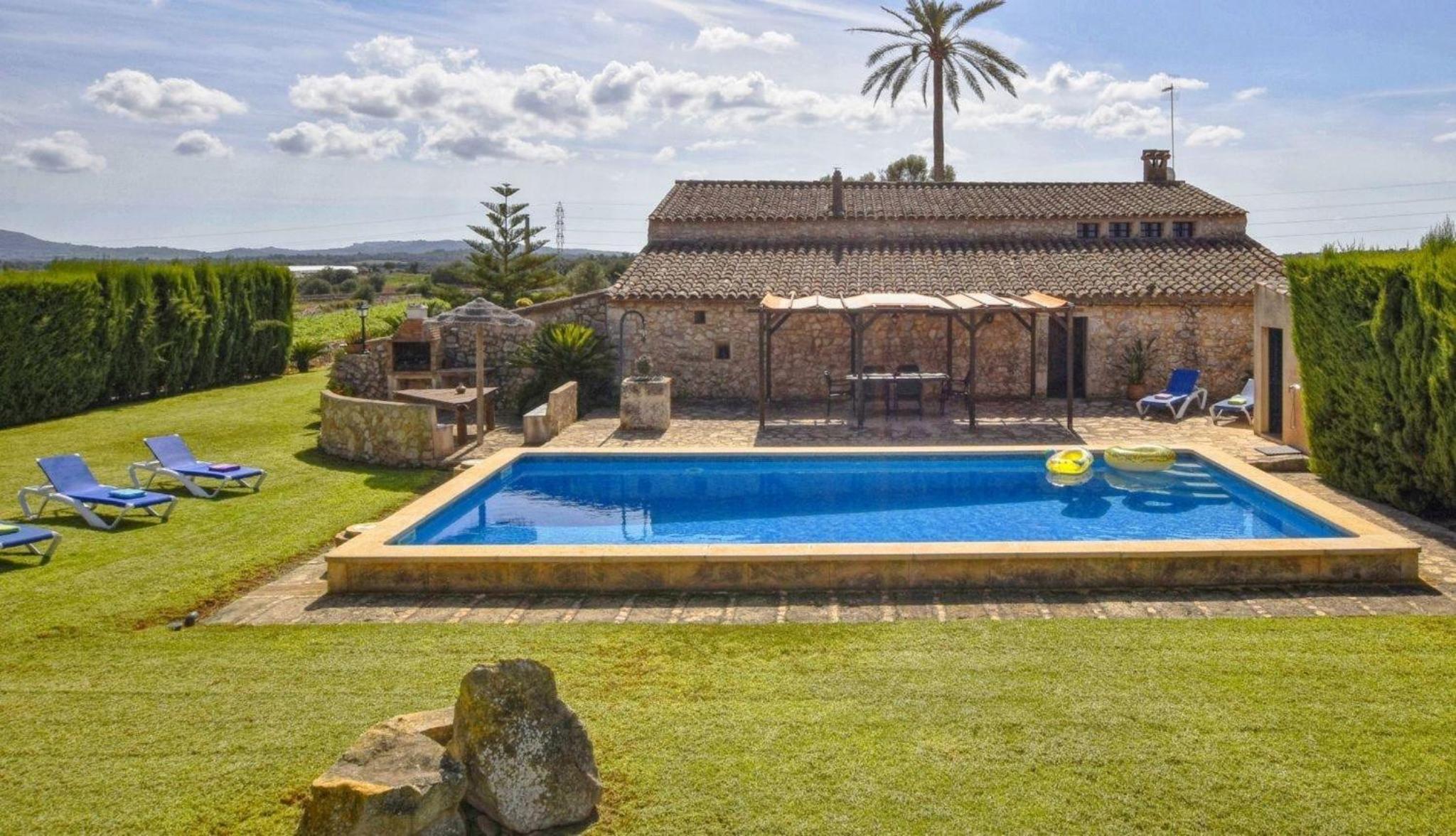 Perfektes Ferienhaus in Vilafranca De Bonany mit Privatem Pool