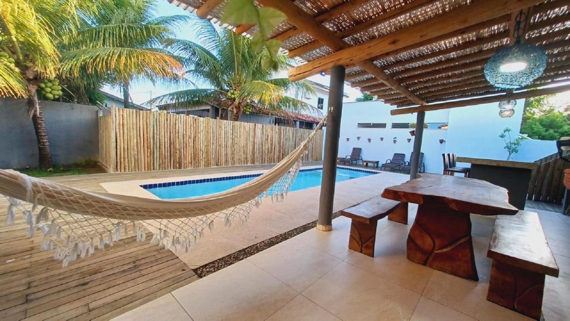 House with Pool and 4 Bedrooms in Porto Seguro