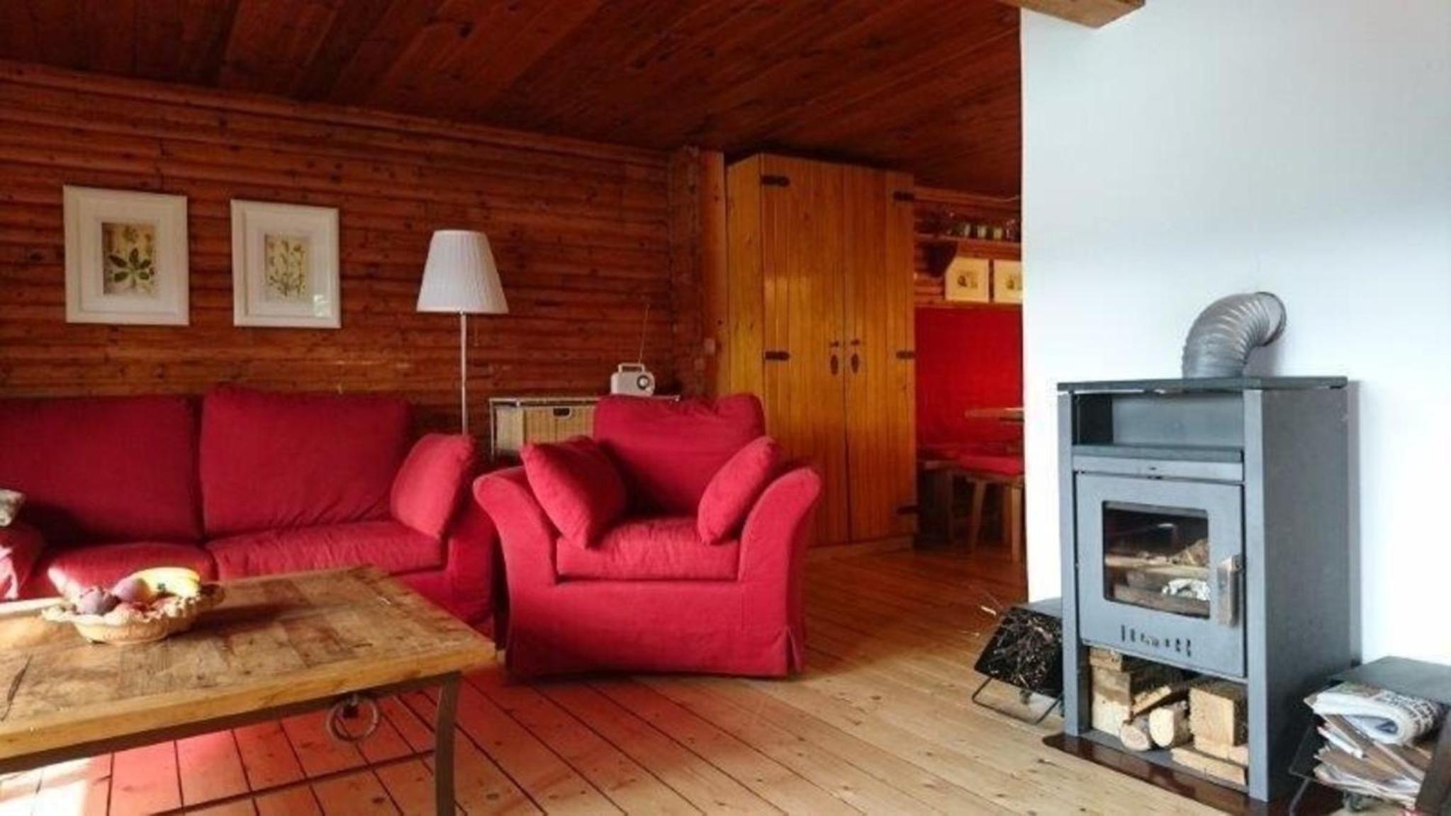 Ferienhaus direkt am See mit Garten und Parkplatz