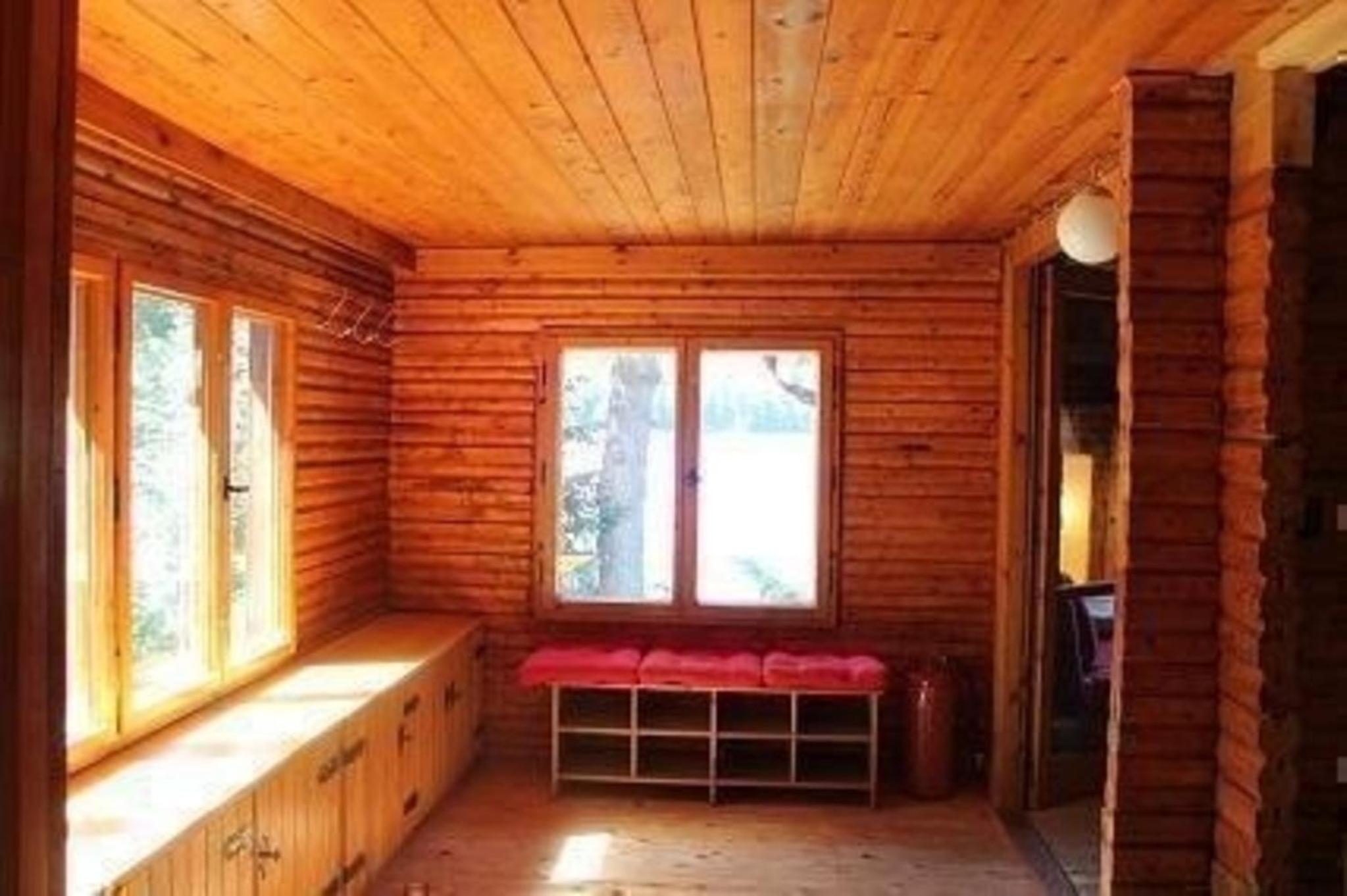Ferienhaus direkt am See mit Garten und Parkplatz