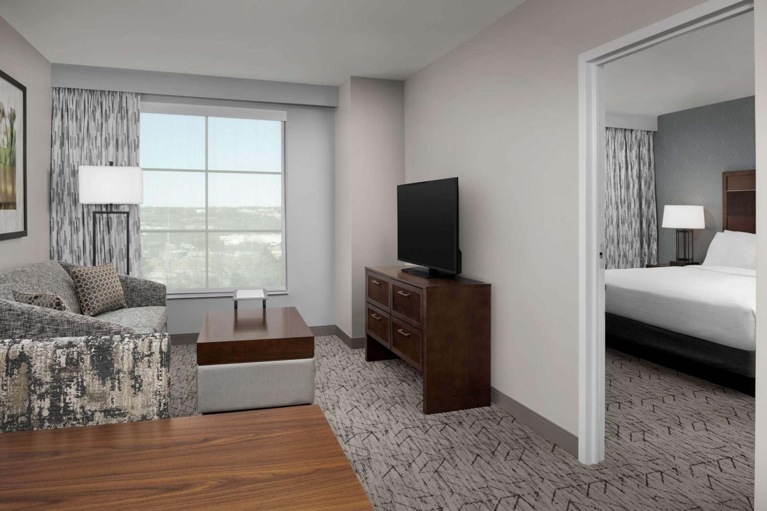 Springfield Vacations - Embassy Suites Springfield - Property Image 58