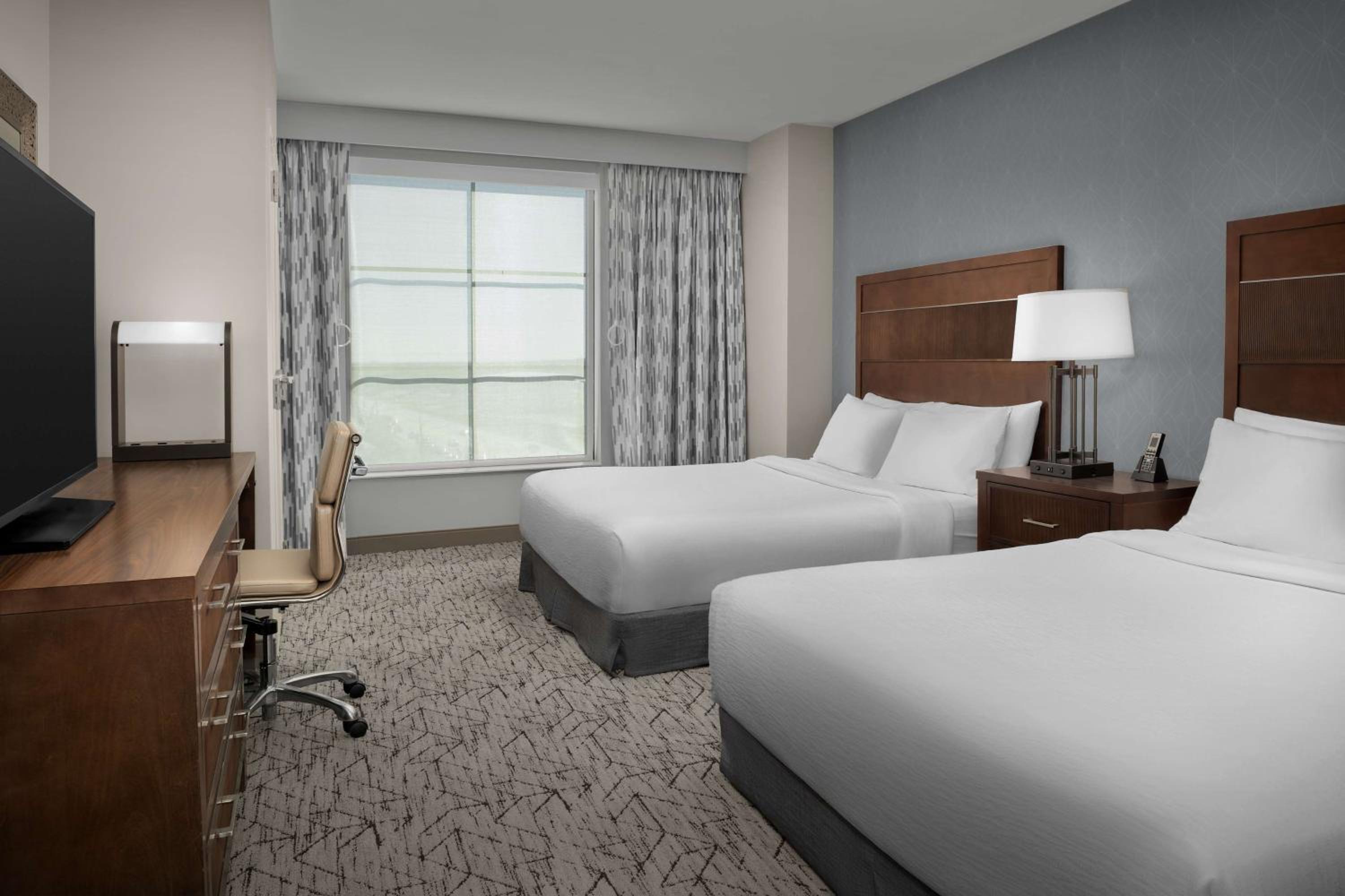 Springfield Vacations - Embassy Suites Springfield - Property Image 53