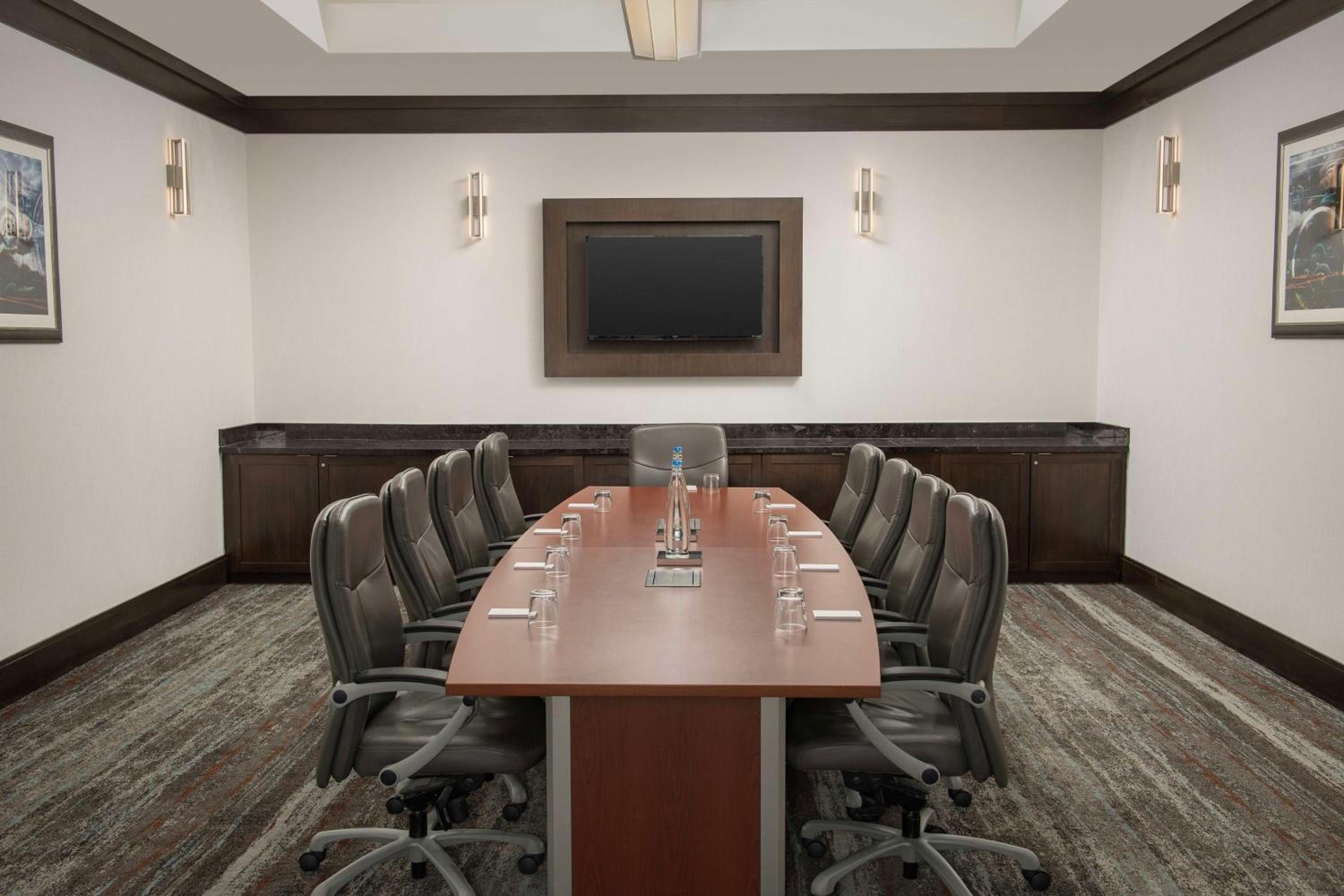 Springfield Vacations - Embassy Suites Springfield - Property Image 51