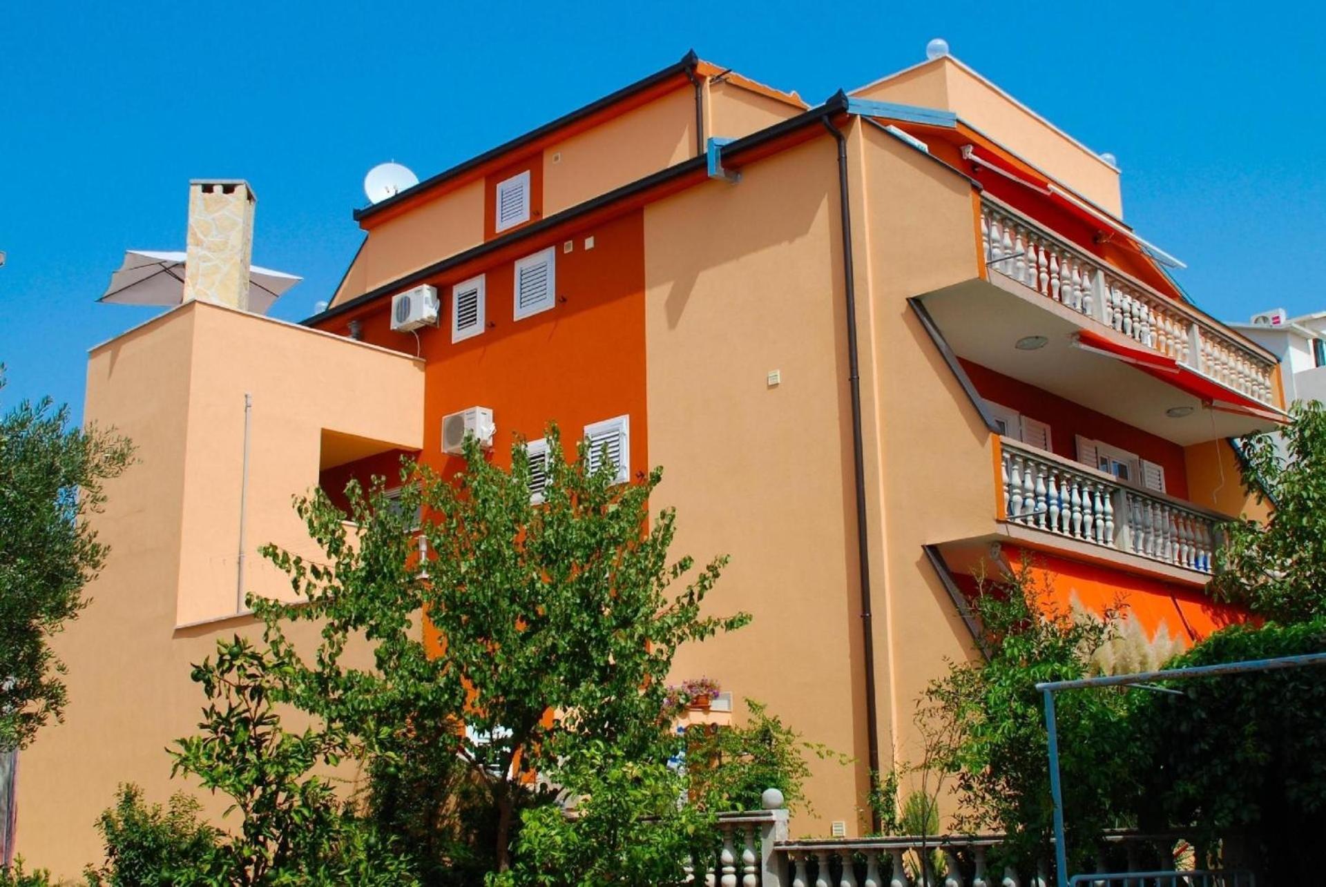 Villa Mediteran, Kleine Ferienwohnung Mit Terrasse view 2