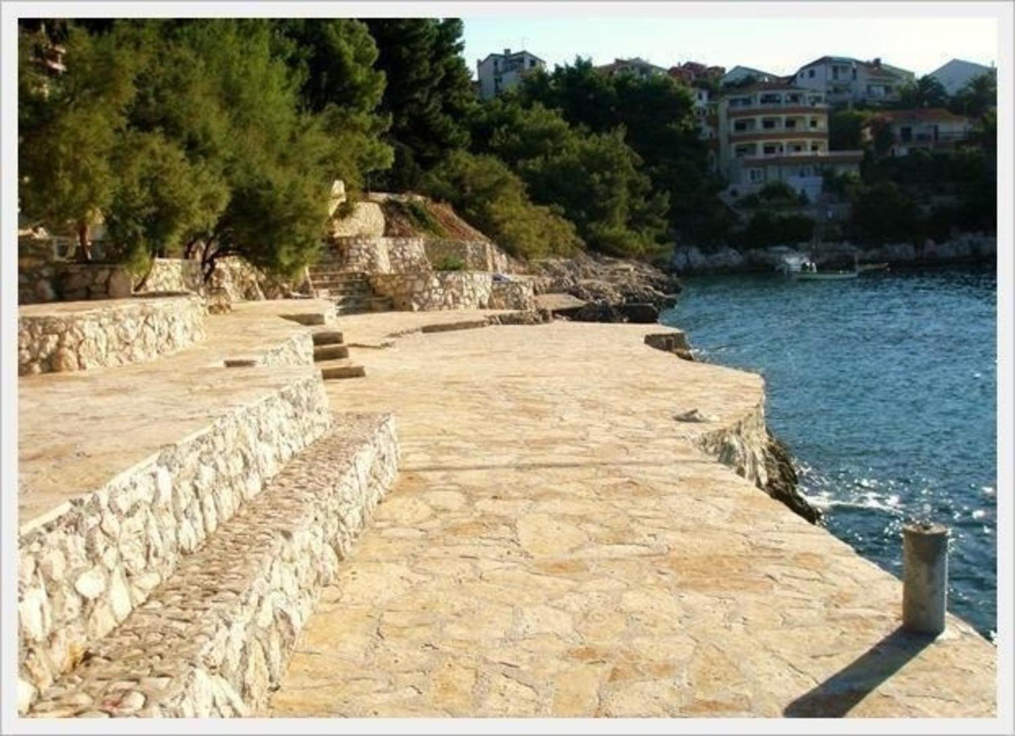 Villa Mediteran, Kleine Ferienwohnung Mit Terrasse view 3