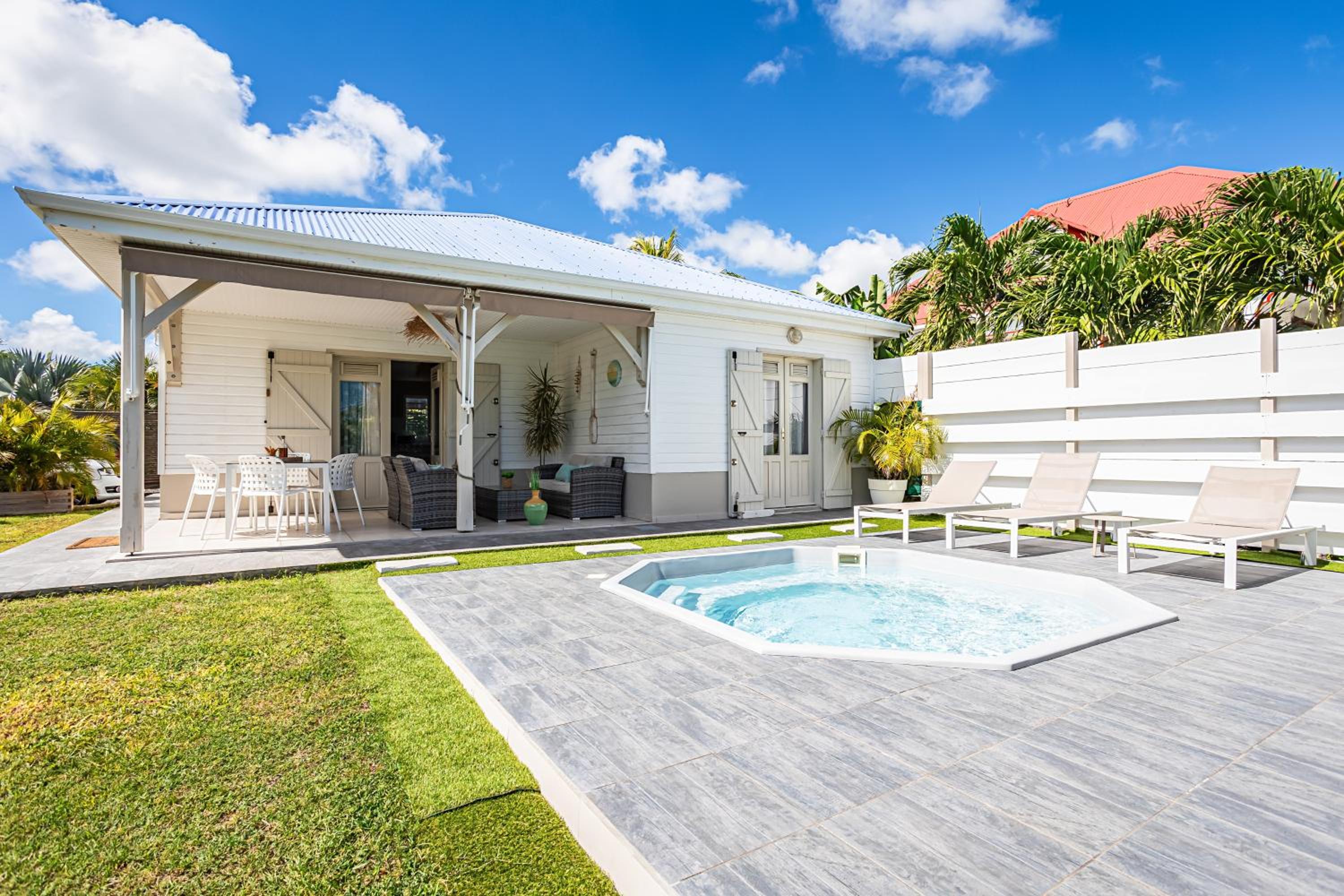Magnifique Villa avec piscine au cœur des plages view 5