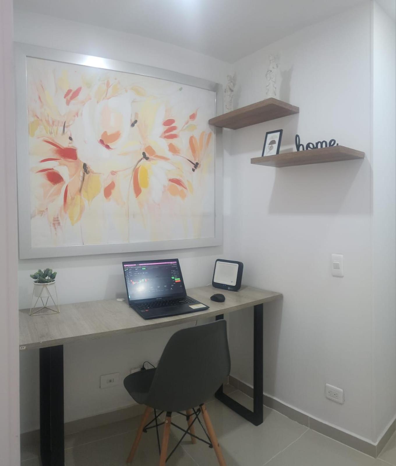 HERMOSO APARTAMENTO EN EL POBLADO (CIUDAD DEL RIO), MEDELLIN