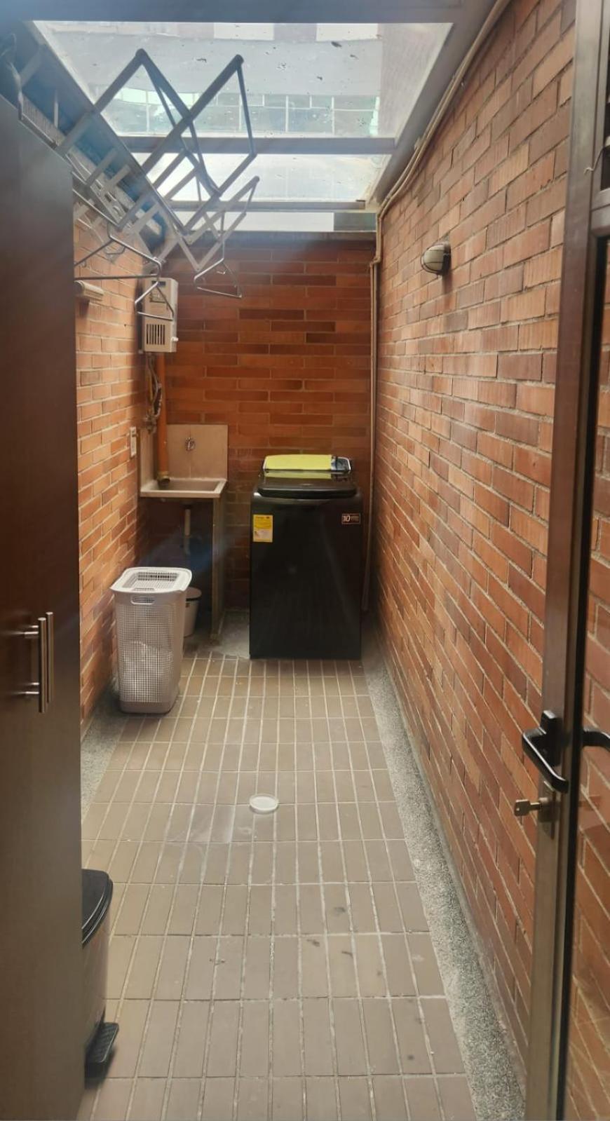 HERMOSO APARTAMENTO EN EL POBLADO (CIUDAD DEL RIO), MEDELLIN