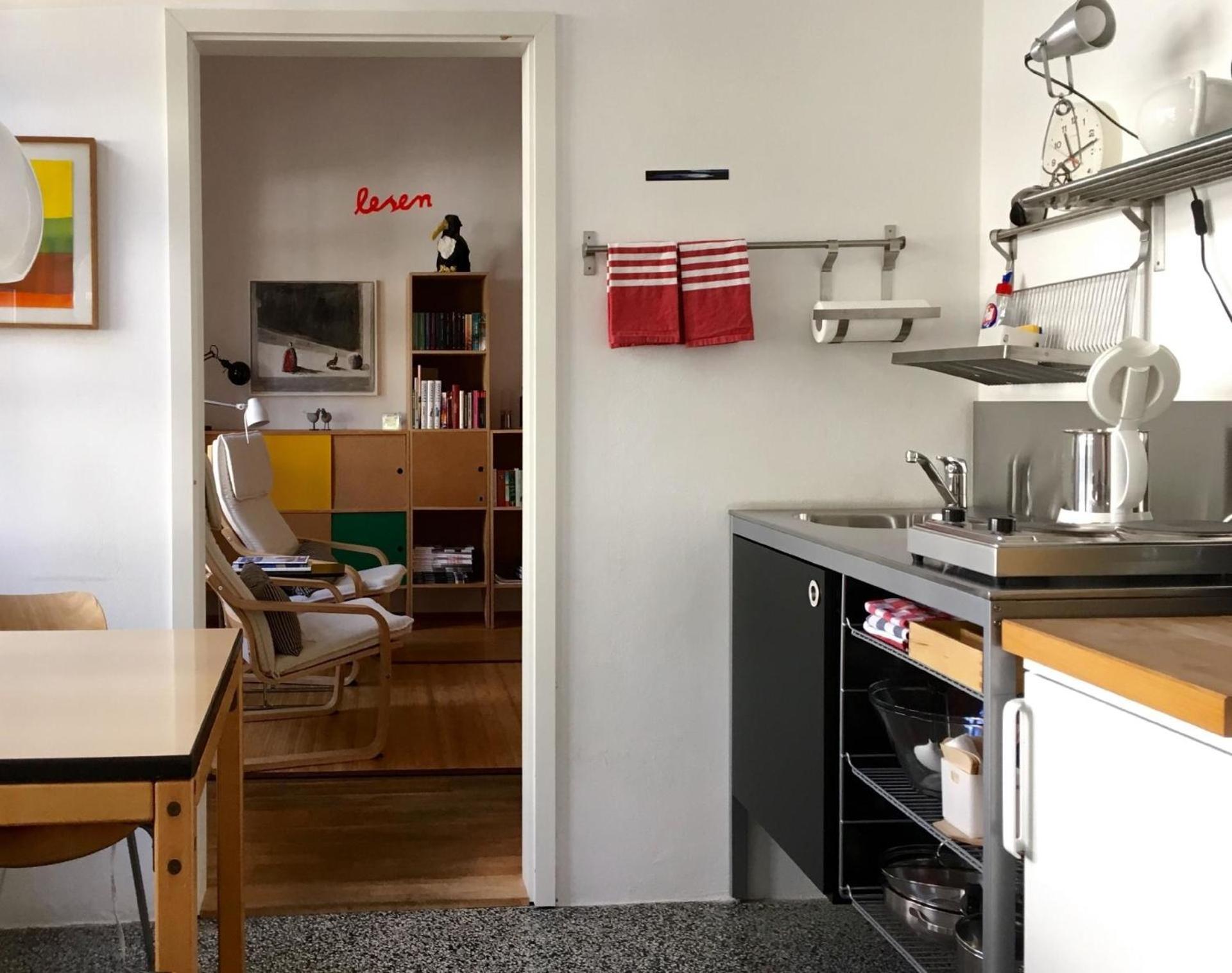 Zentrale Wohnung mit Klavier, Kunst und Design