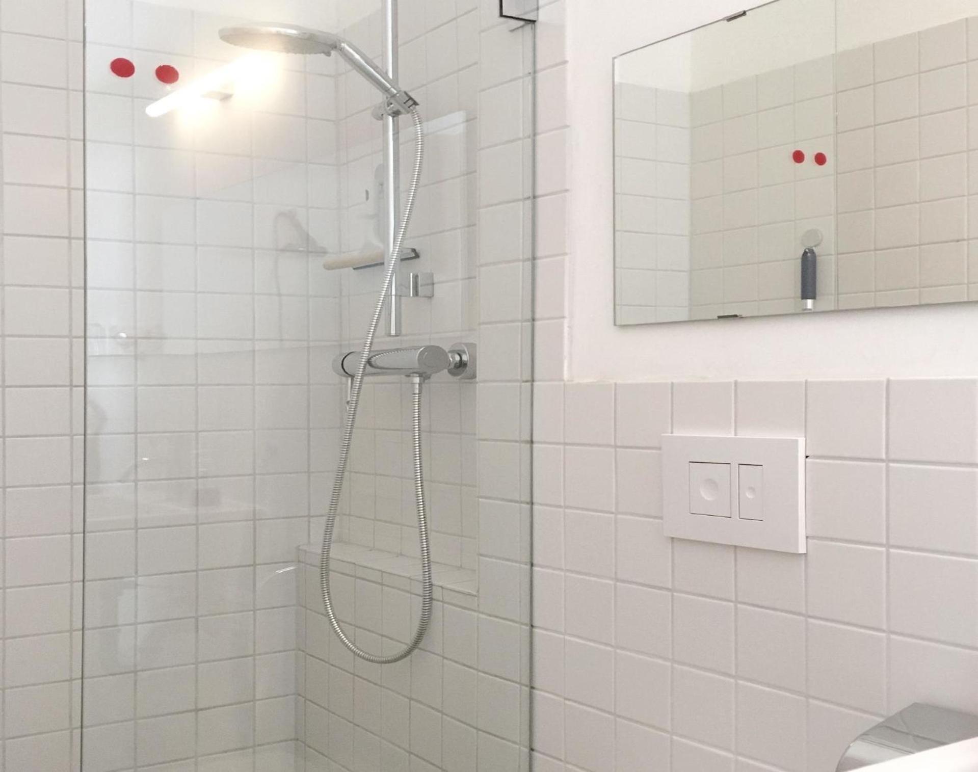 Zentrale Wohnung mit Klavier, Kunst und Design
