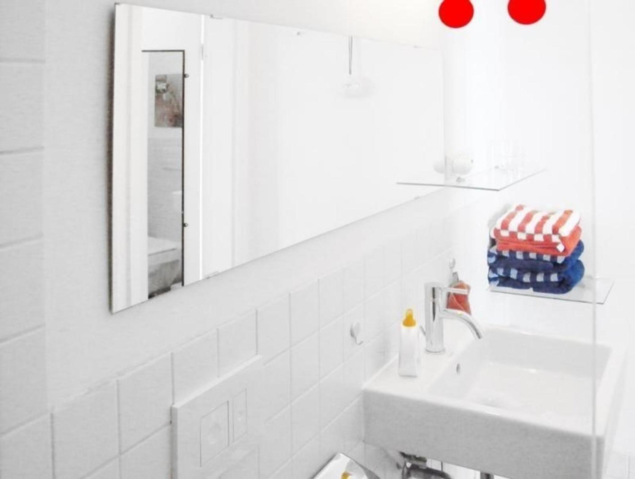 Zentrale Wohnung mit Klavier, Kunst und Design