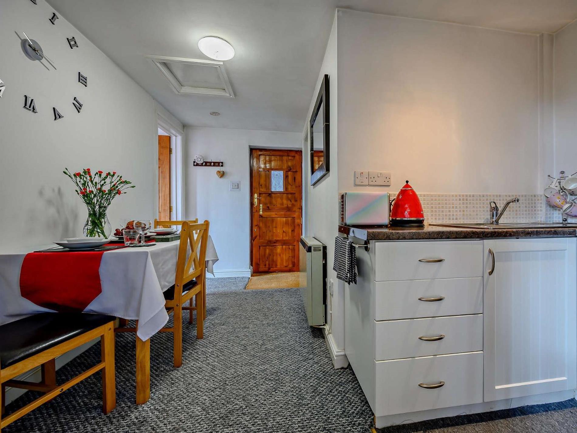 1 Bed in Penrith oc-sz254 view 2