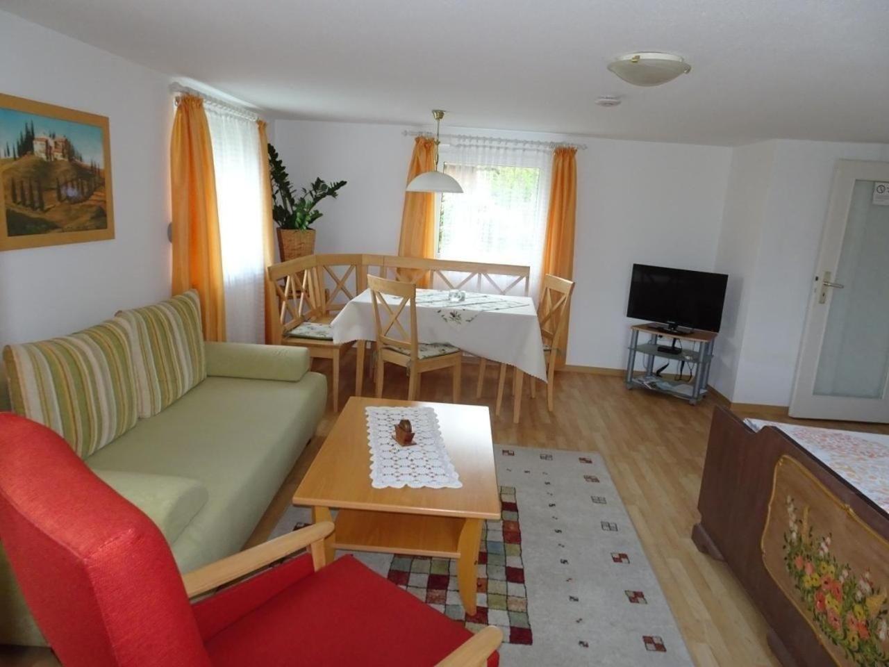 Nette Wohnung In Garitz Mit Garten Und Terrasse