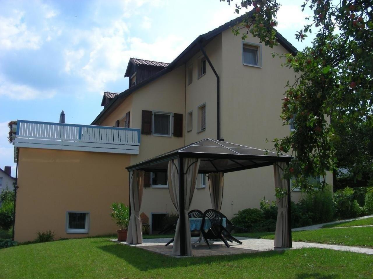 Nette Wohnung In Garitz Mit Garten Und Terrasse