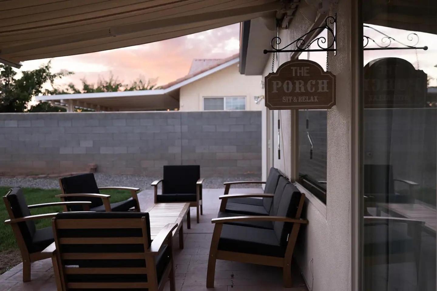 Desert RanchHouse