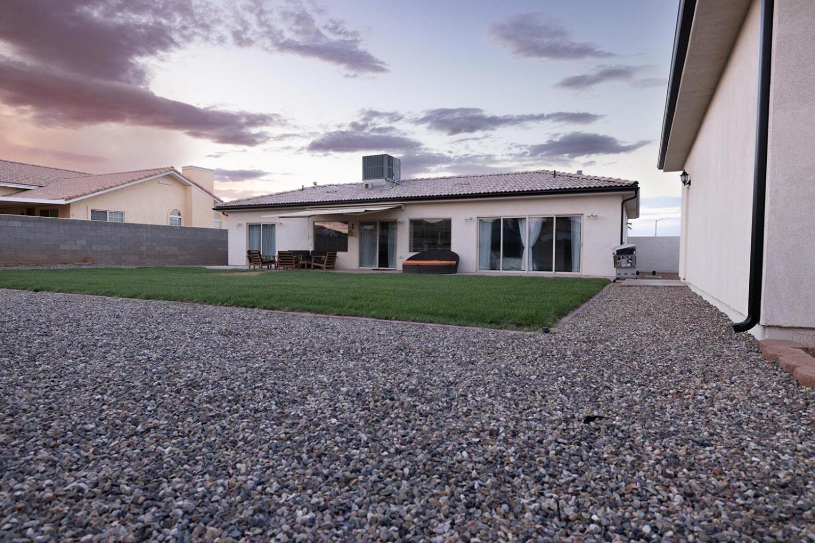 Desert RanchHouse