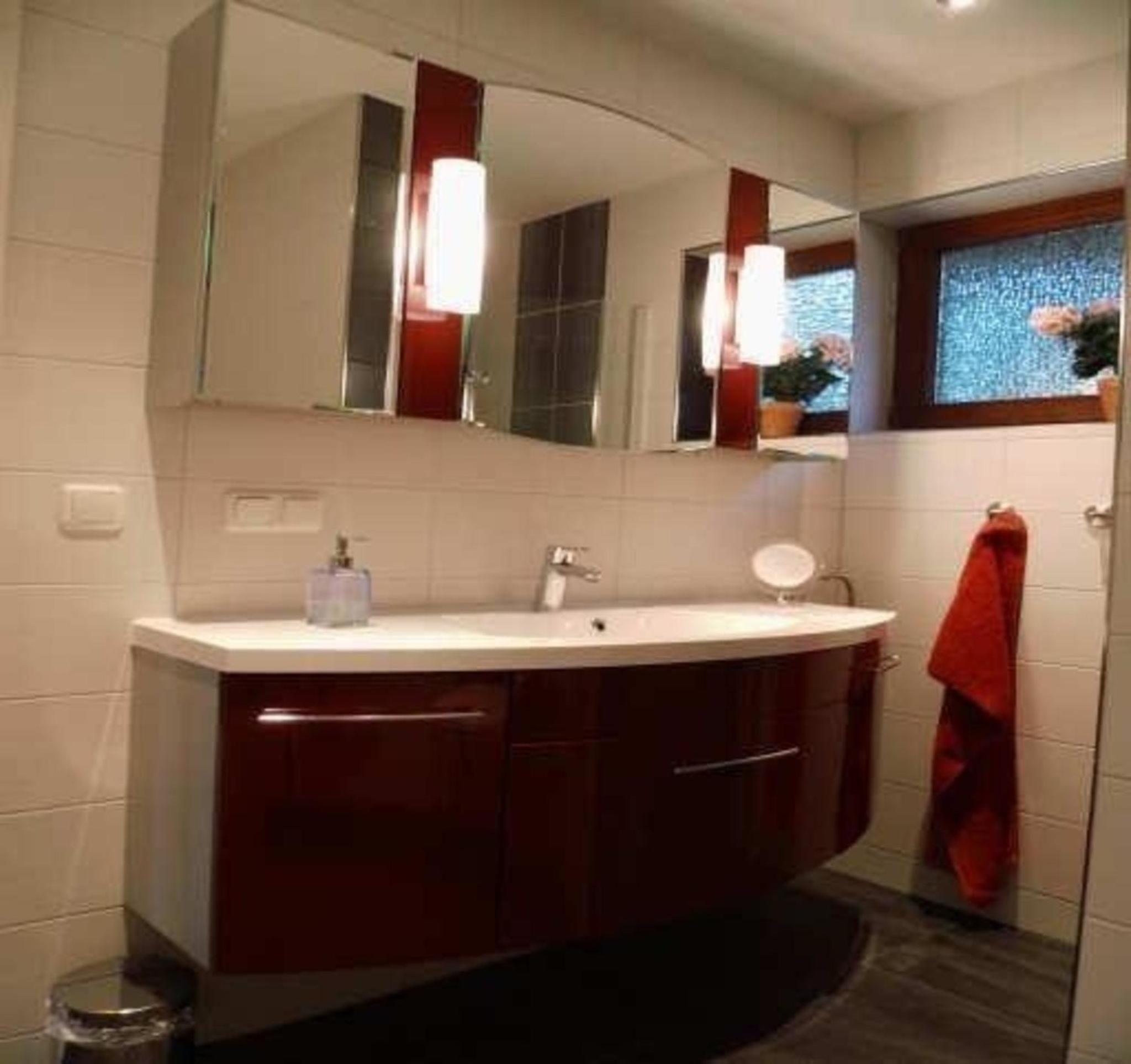 Modernes Ferienhaus unweit eines schönen Badesees