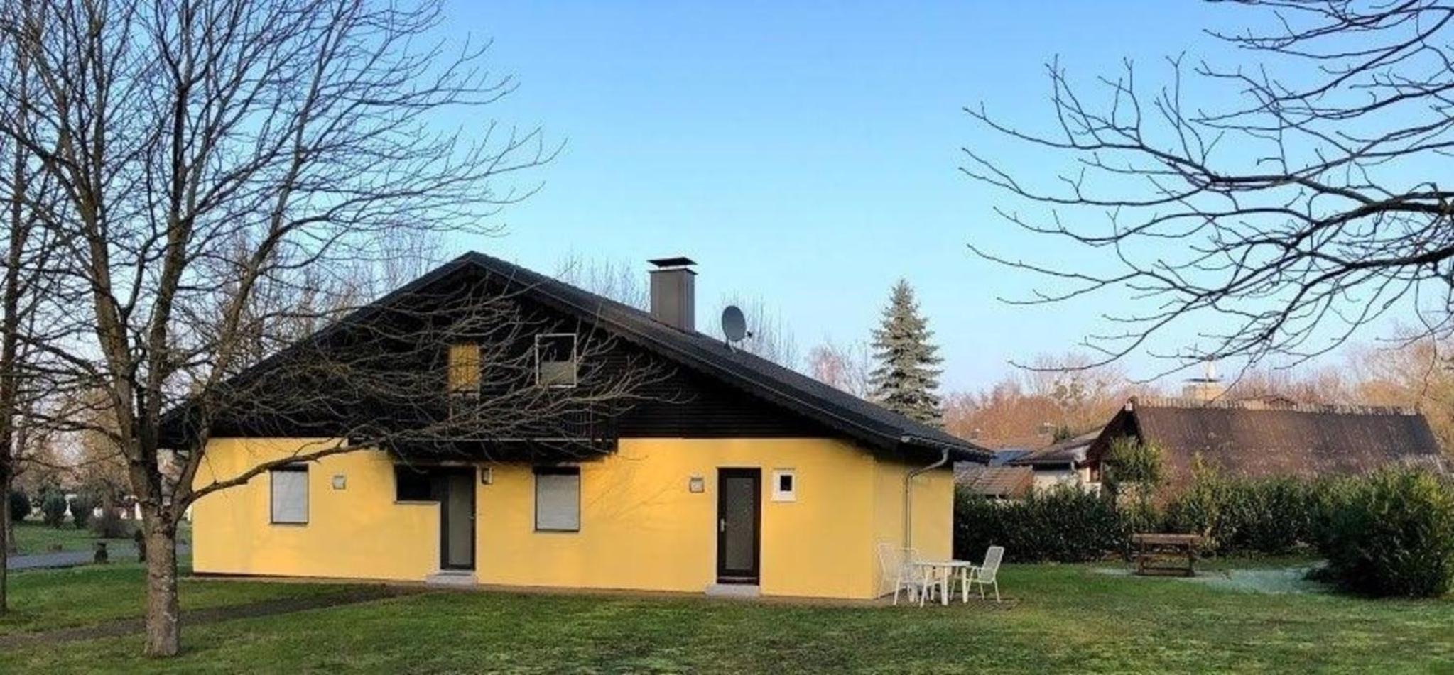 Modernes Ferienhaus unweit eines schönen Badesees