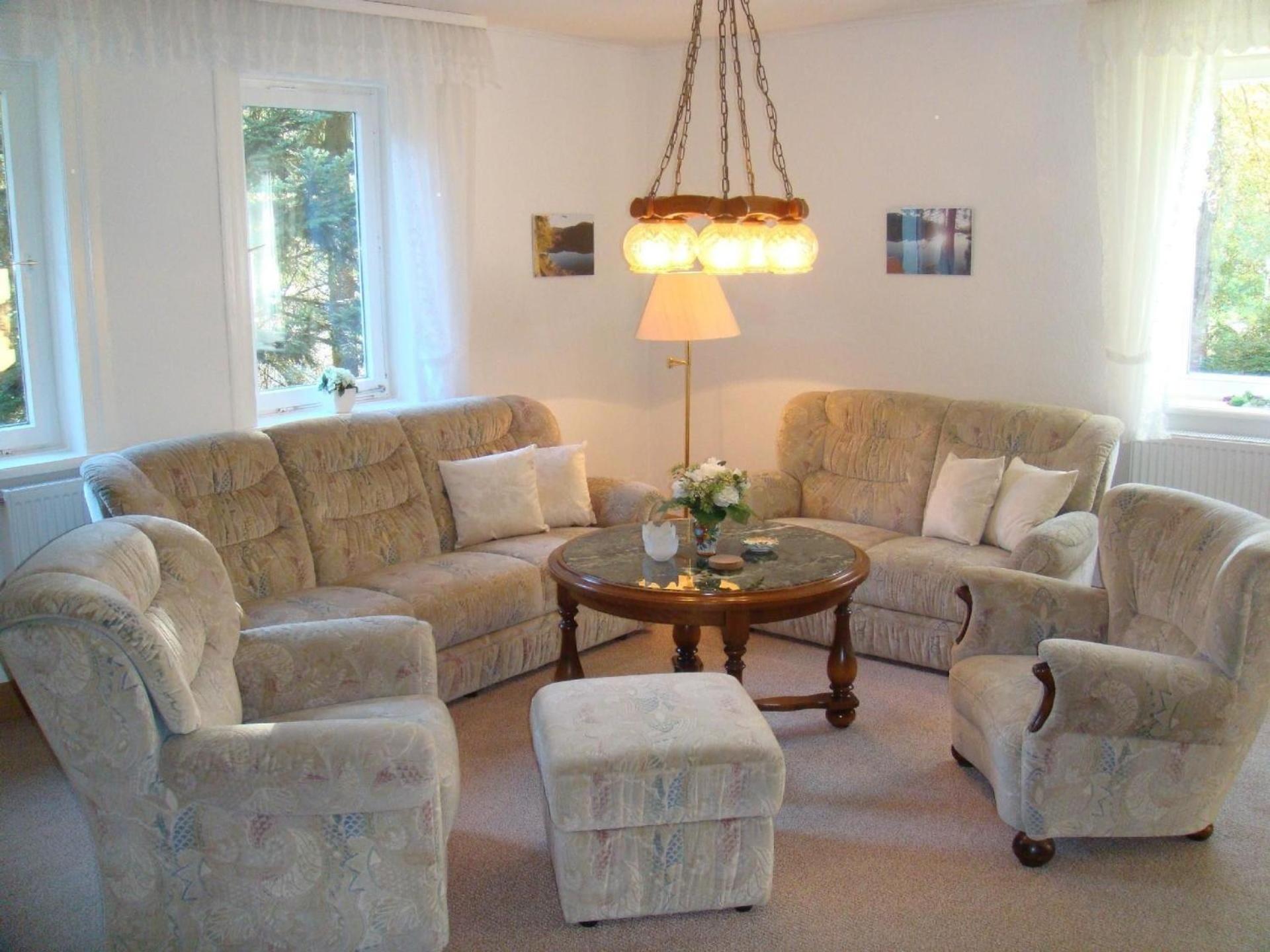 Ferienwohnung mit Terrasse und Parkplatz in Zweifamilienhaus