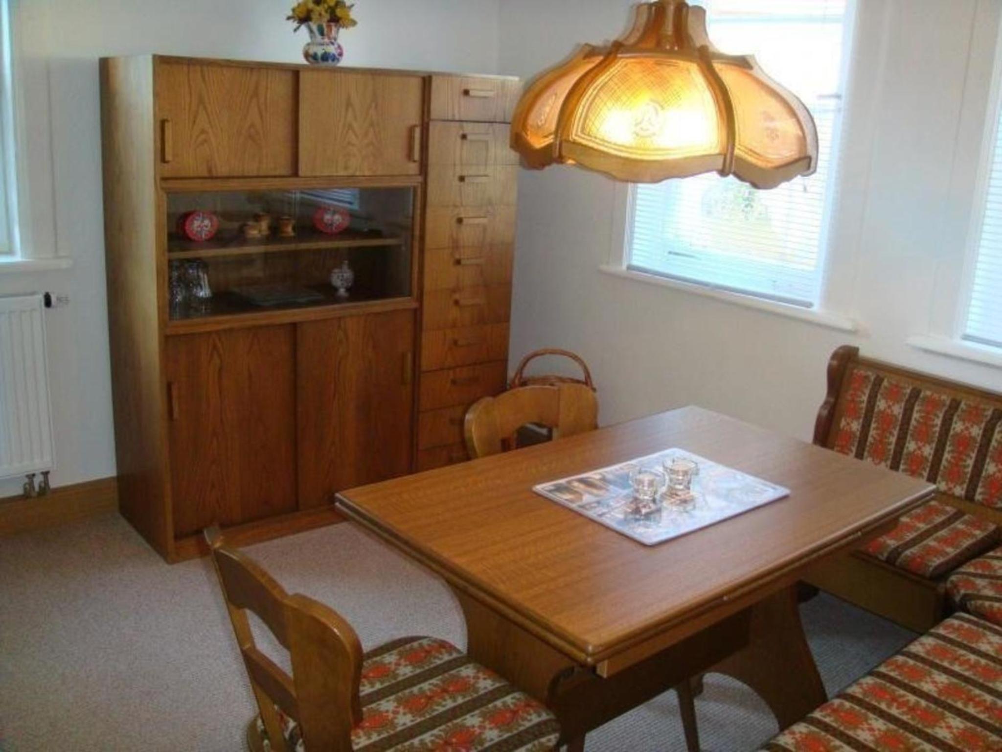 Ferienwohnung mit Terrasse und Parkplatz in Zweifamilienhaus