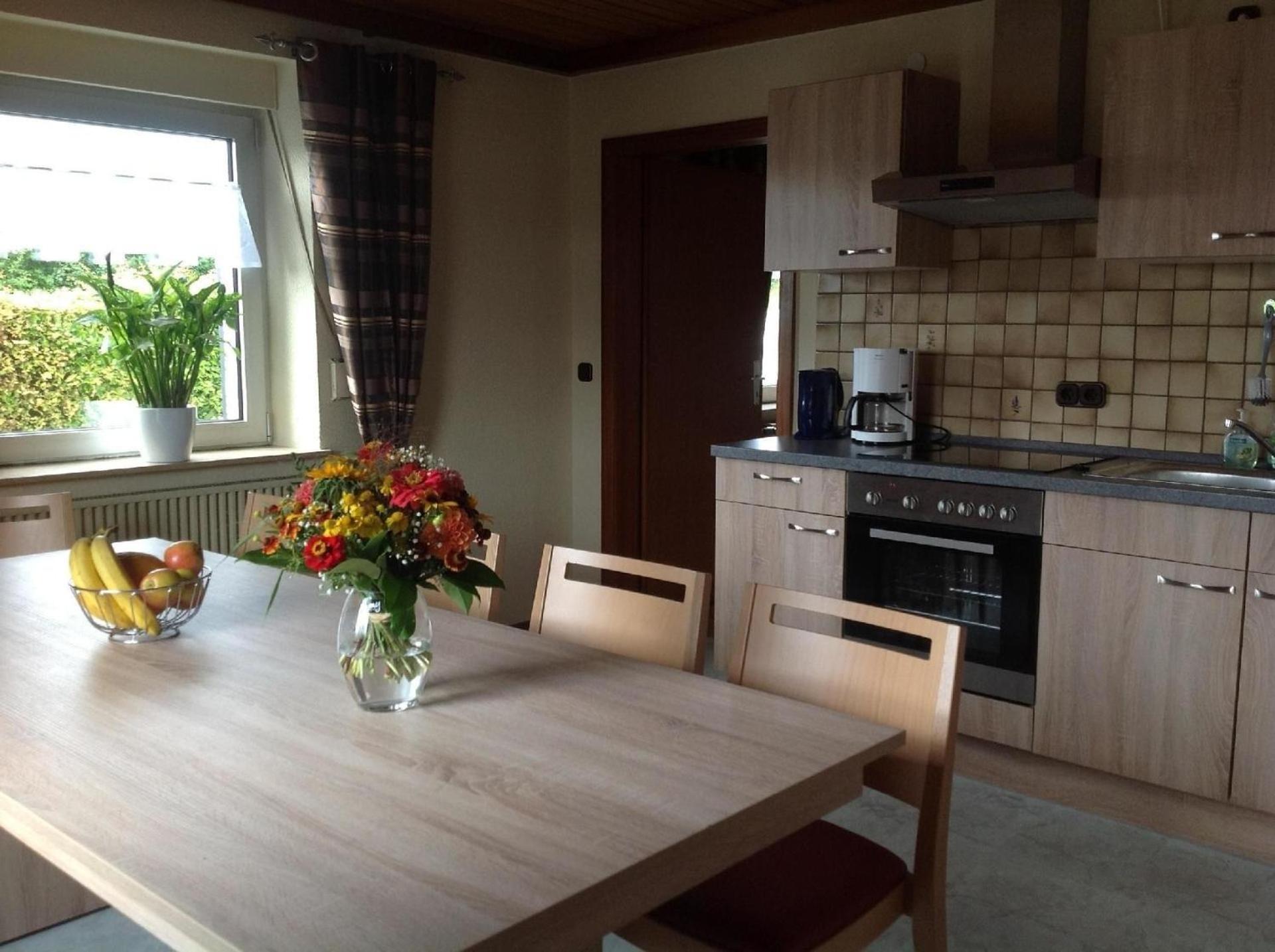 Ferienhaus in Kalterherberg mit Terrasse, Grill und Garten - b48697