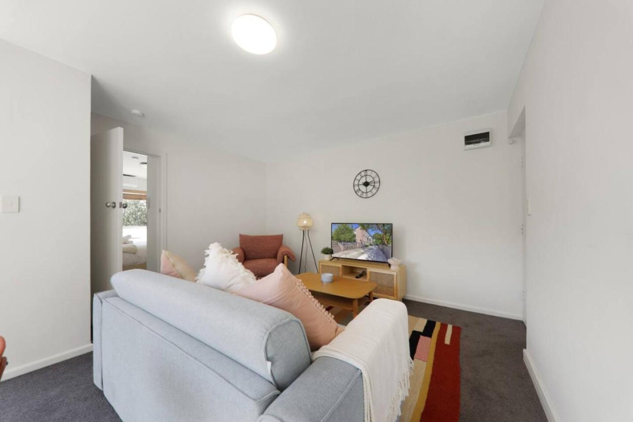 Retro Rose St Kilda Mansions