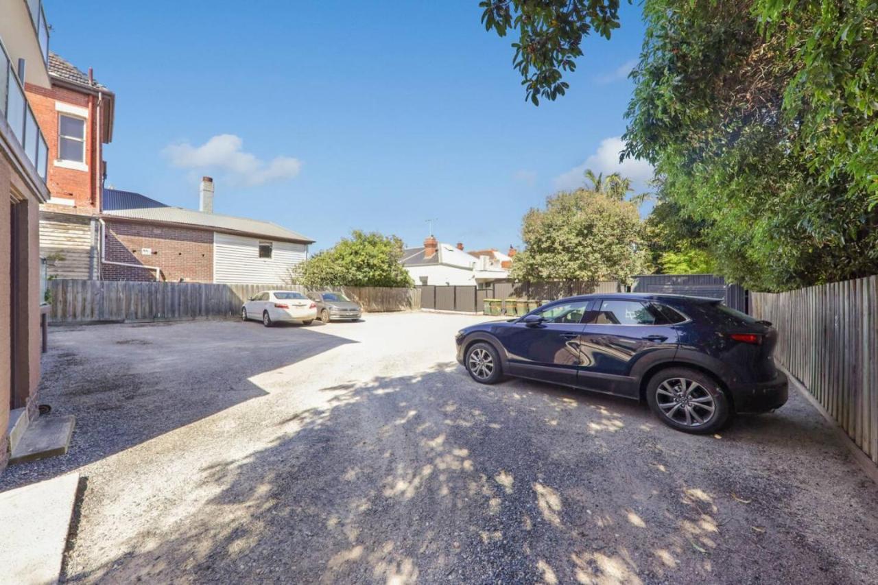 Retro Rose St Kilda Mansions