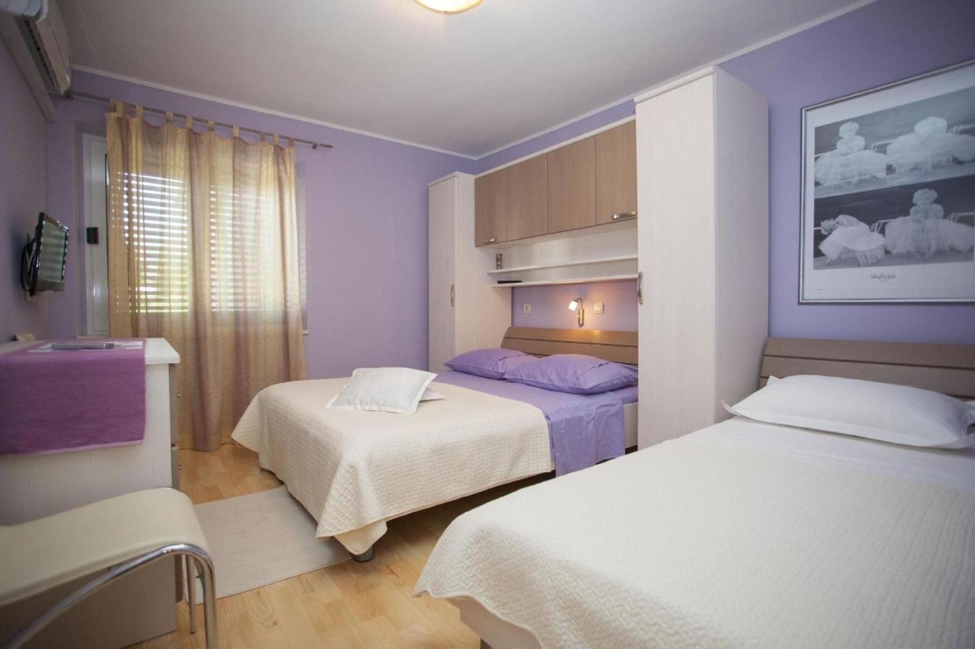 Komfortable Ferienwohnung Mit Terrasse In Bidol view 5