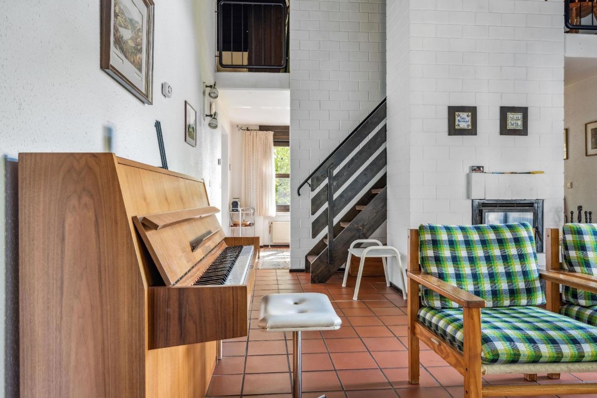 George Countryhouse