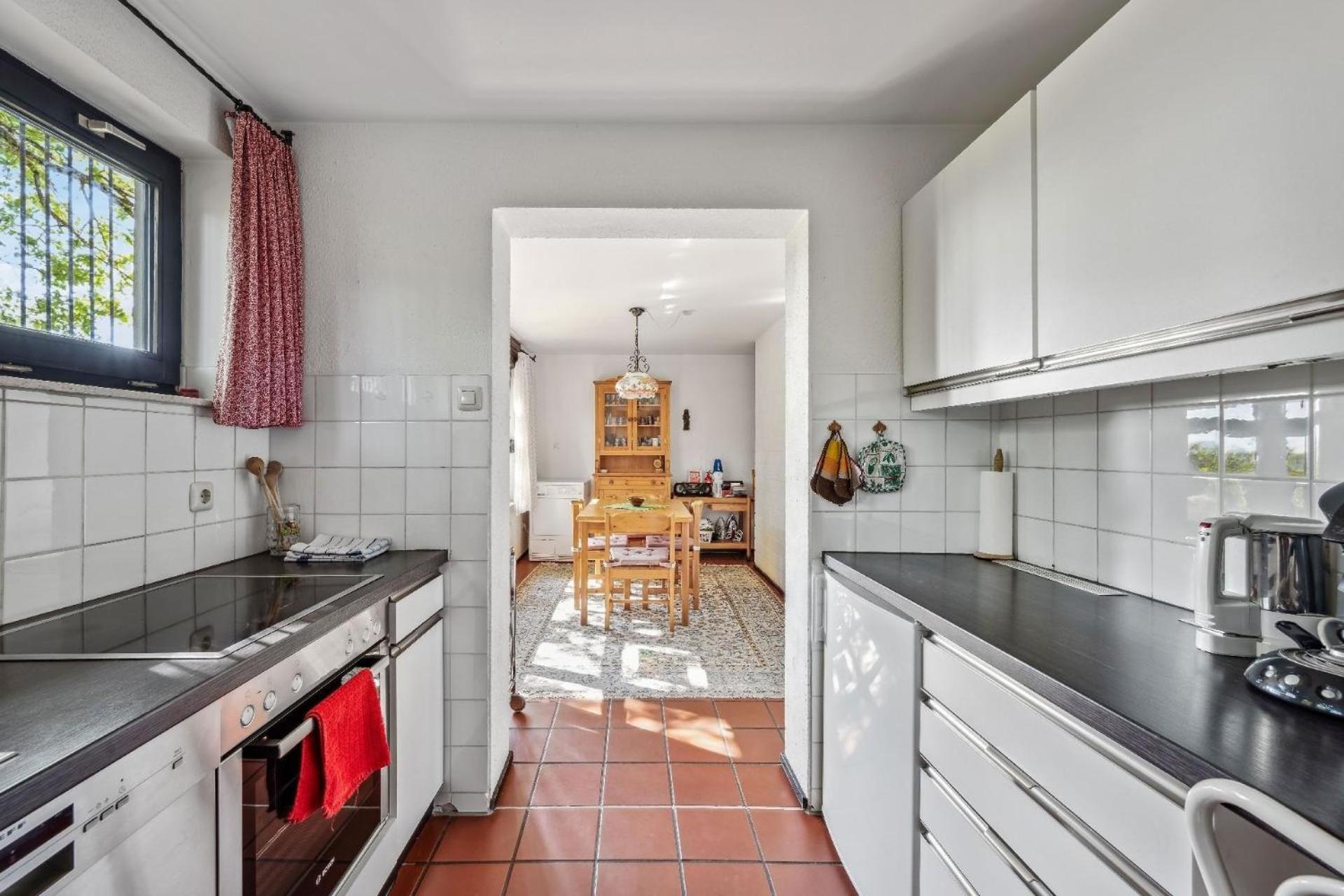 George Countryhouse