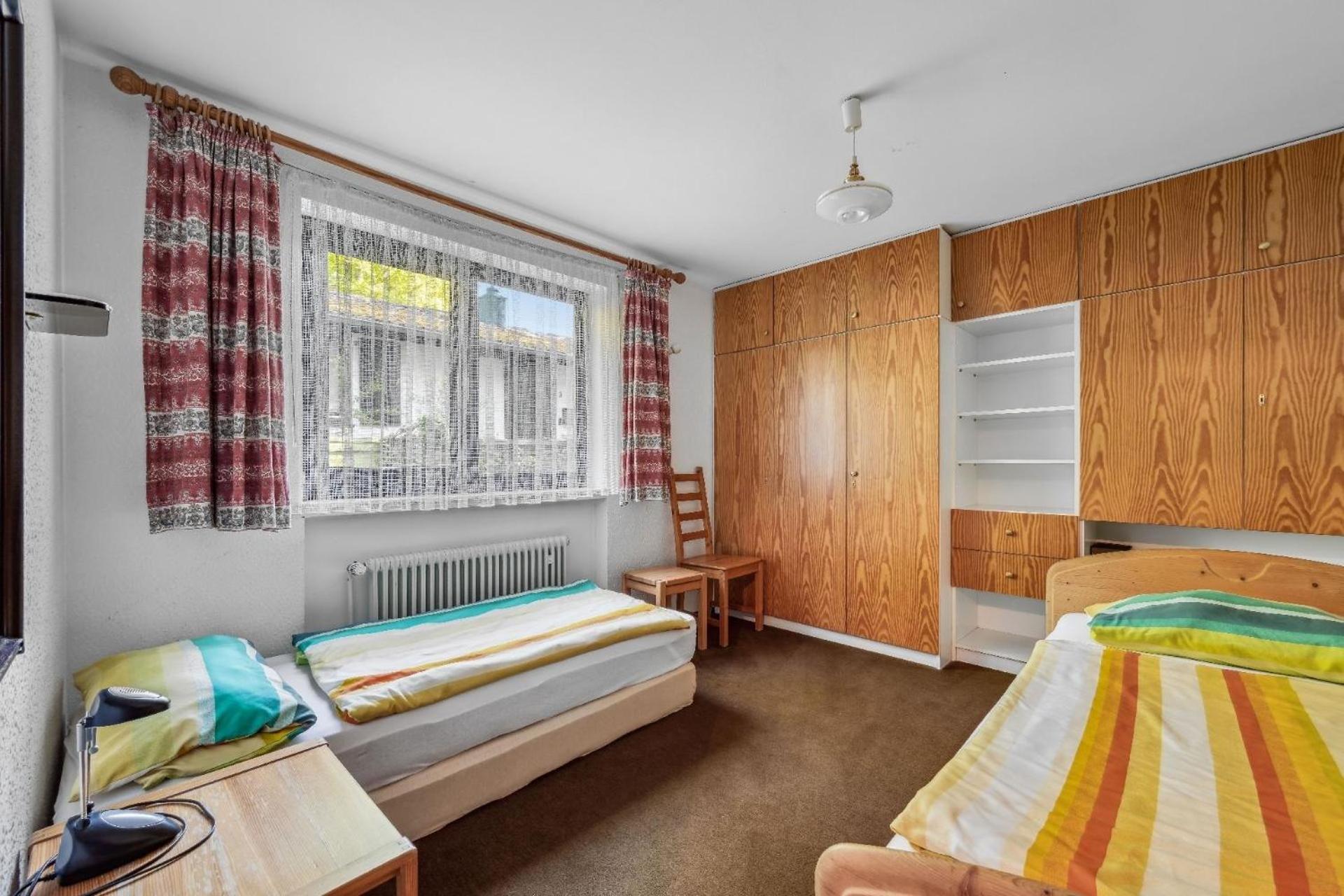 George Countryhouse
