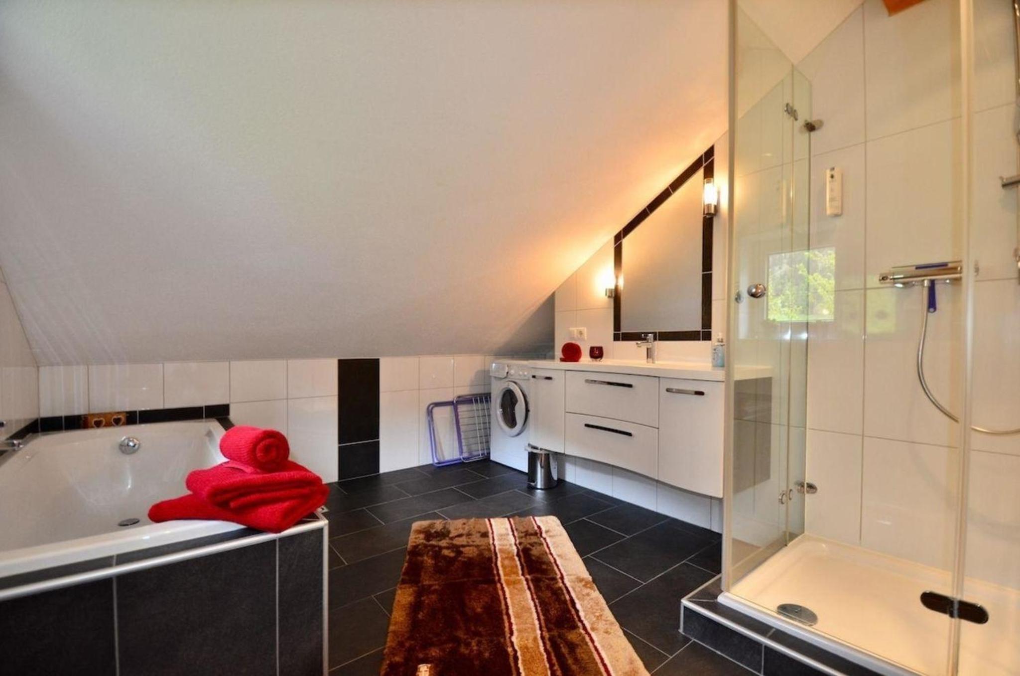 Appartement vor toller Gebirgskulisse mit Kamin