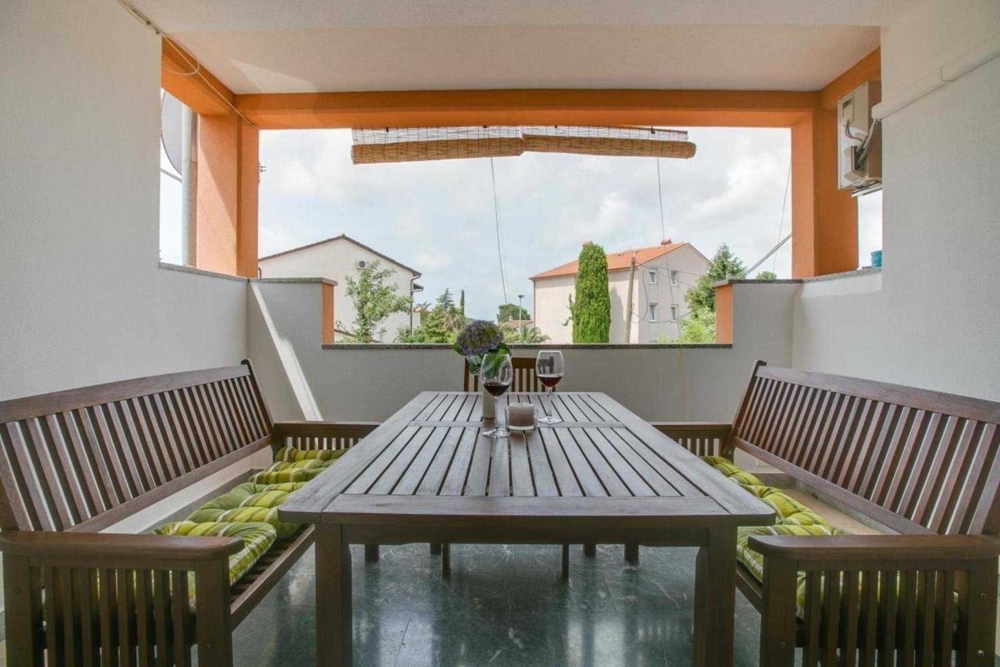Appartement in Pula mit Terrasse, Garten und Grill