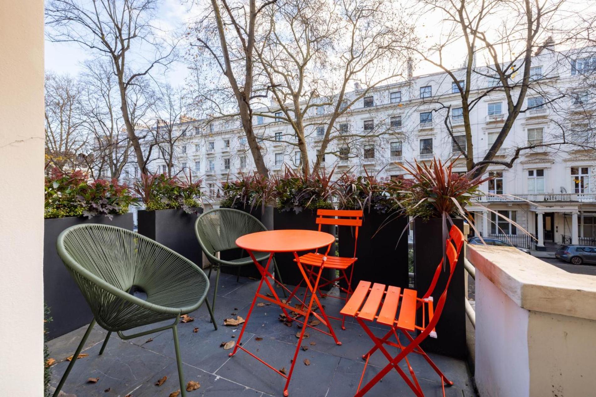 The Tree House 2 bedroom apartment by Hyde Park