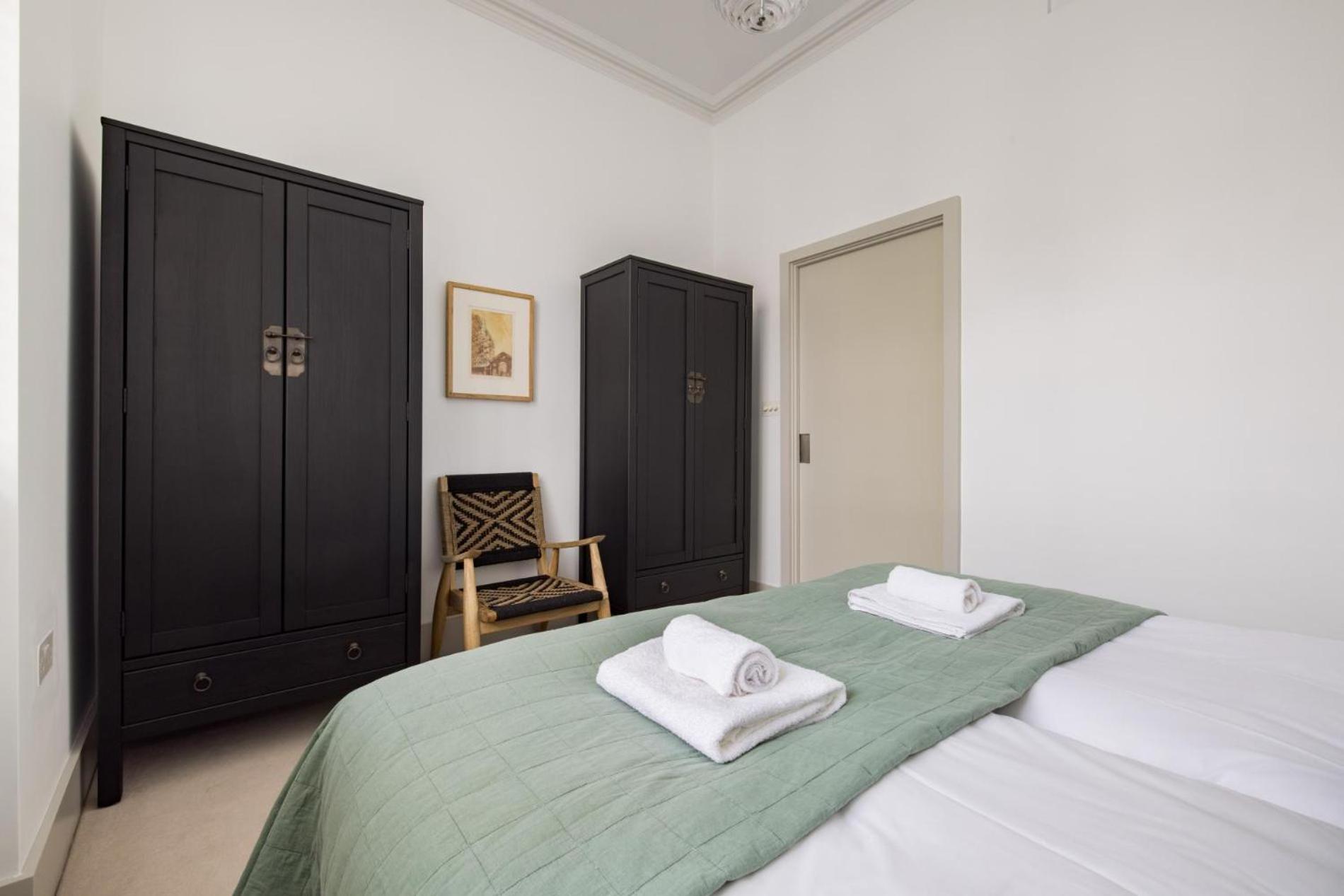 The Tree House 2 bedroom apartment by Hyde Park