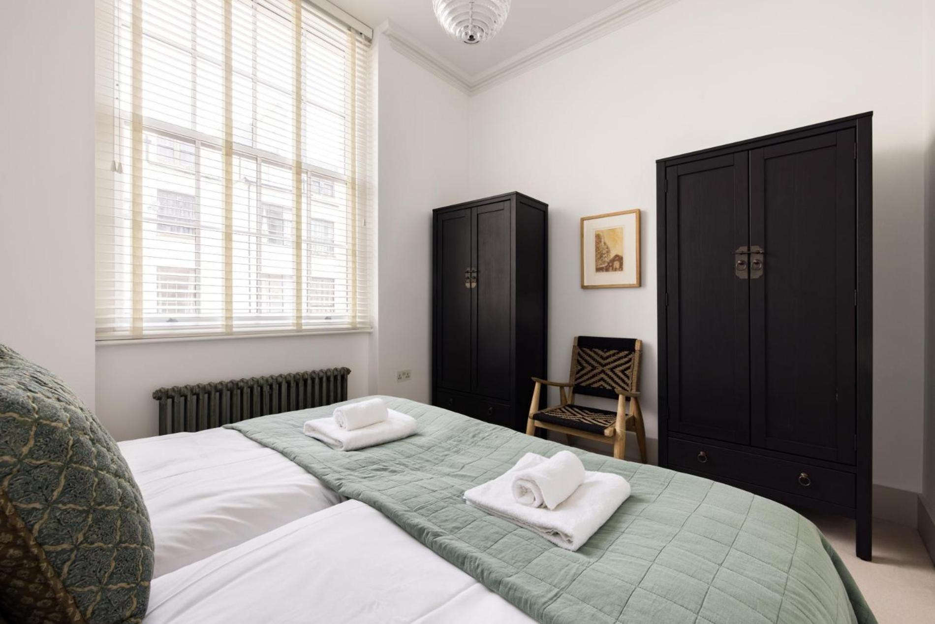 The Tree House 2 bedroom apartment by Hyde Park