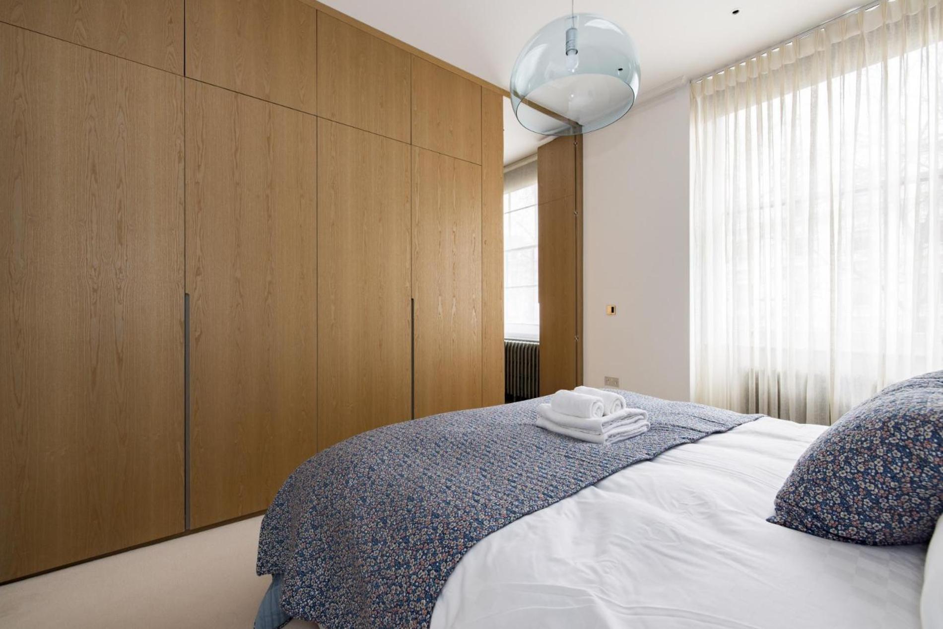 The Tree House 2 bedroom apartment by Hyde Park