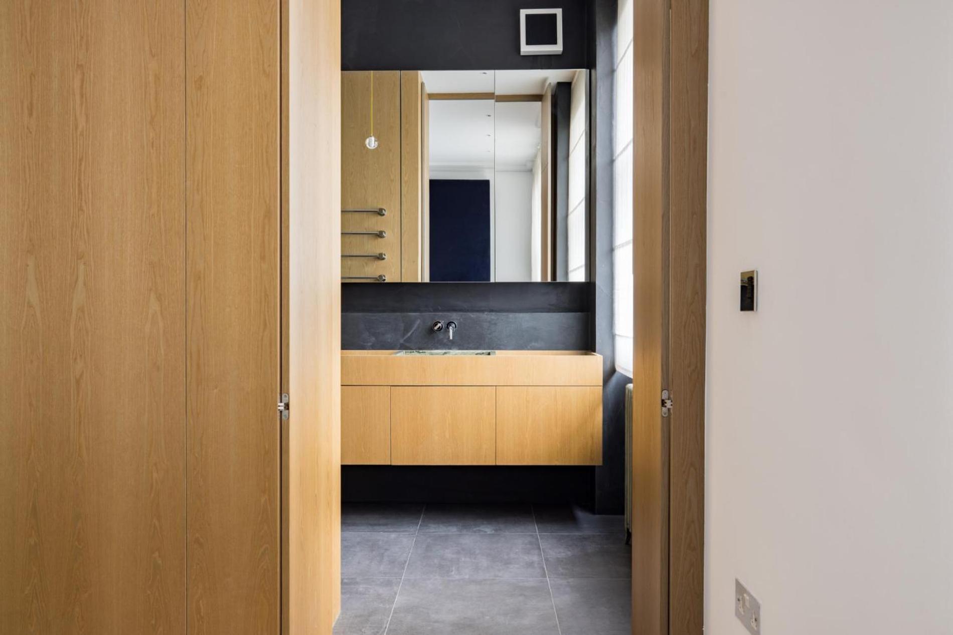 The Tree House 2 bedroom apartment by Hyde Park
