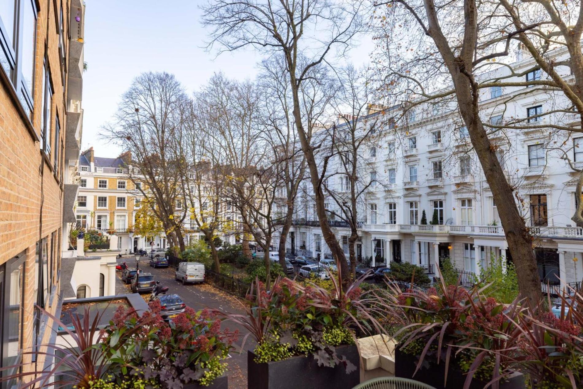 The Tree House 2 bedroom apartment by Hyde Park
