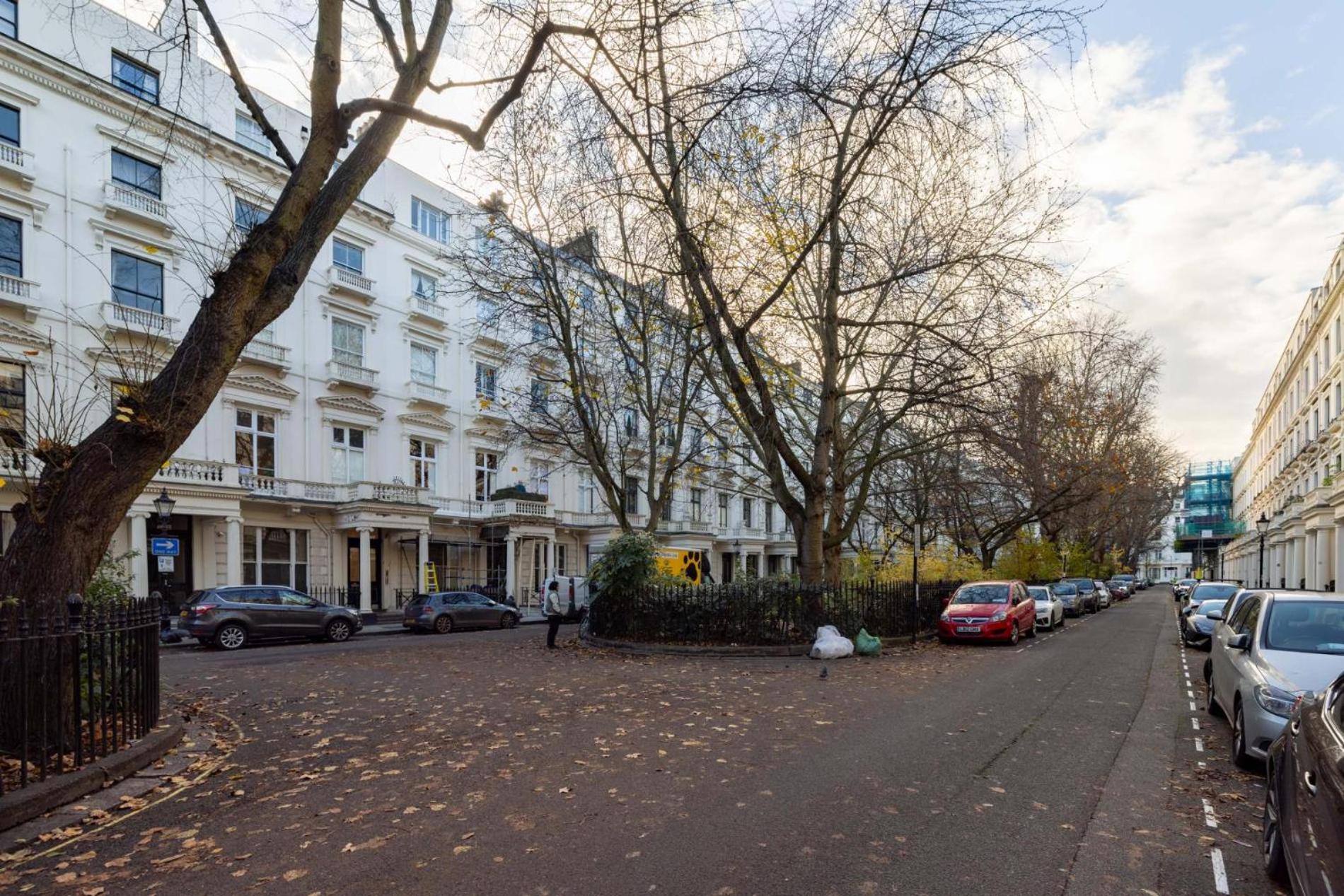 The Tree House 2 bedroom apartment by Hyde Park