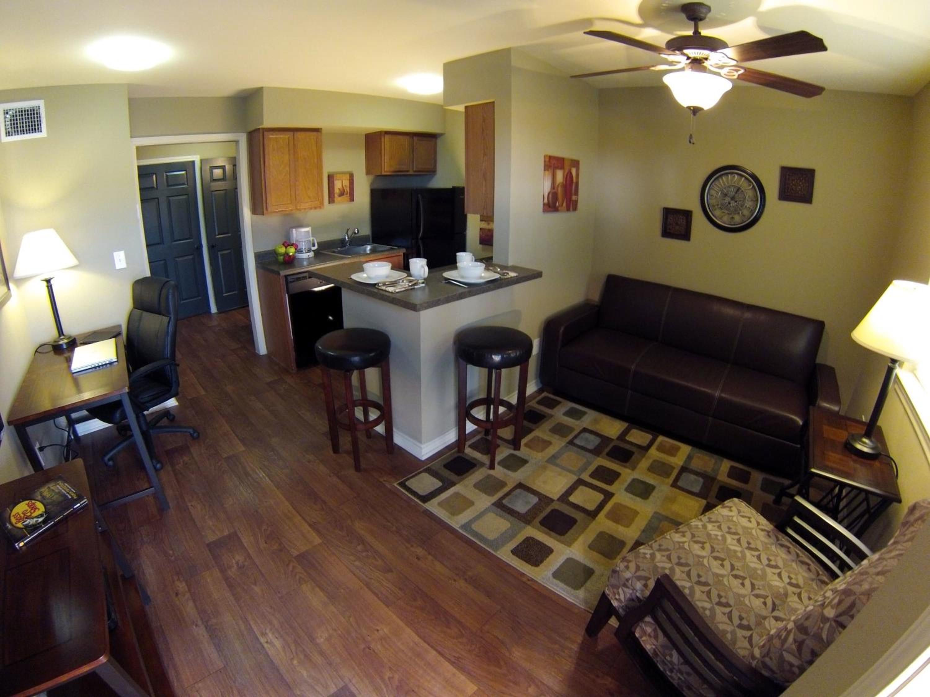 Big Spring Vacations - Eagle's Den Suites Big Spring a Travelodge by Wyndham - Property Image 7