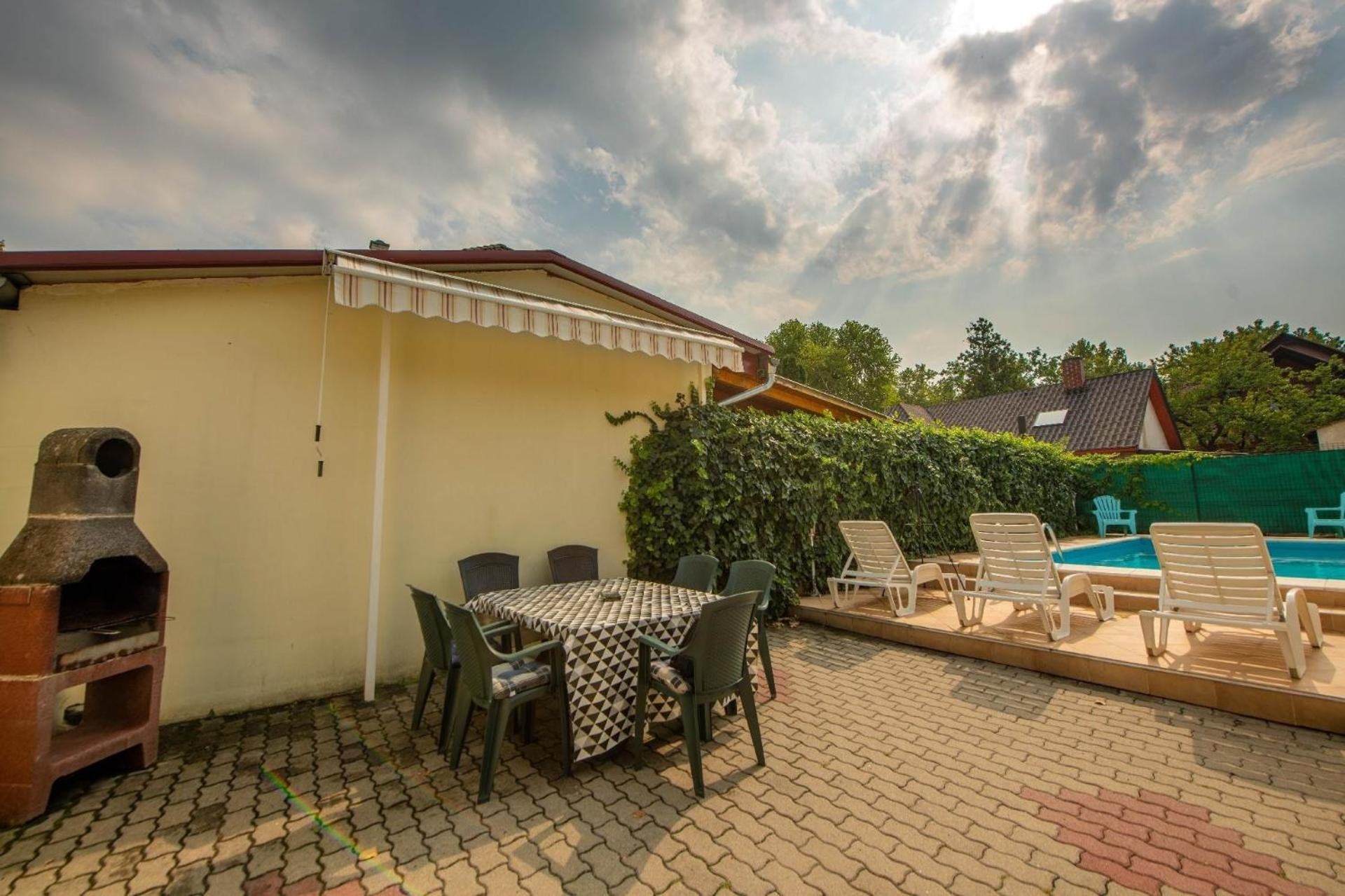 Privathaus mit Pool und Garten in Siofok view 2