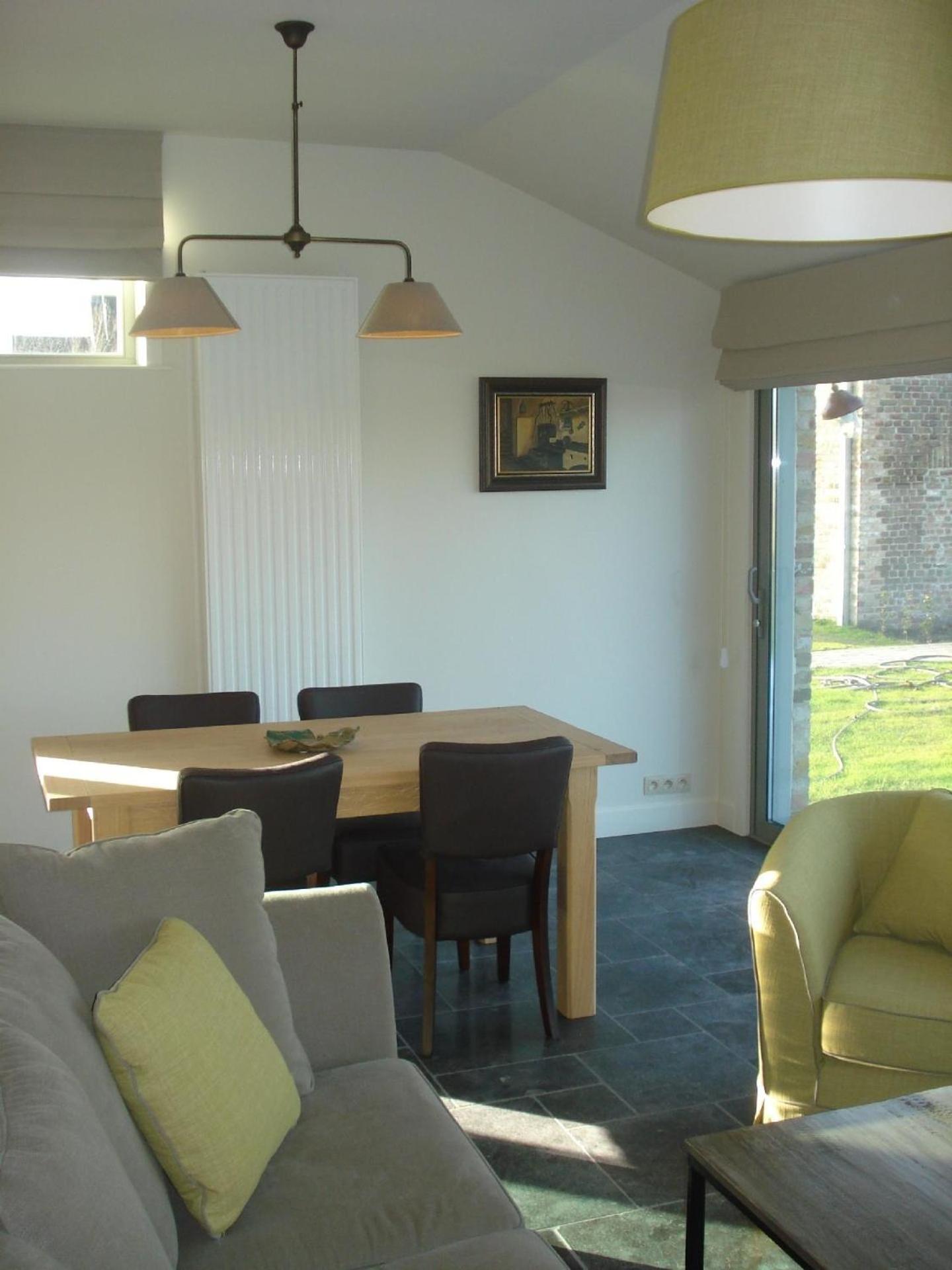 Ferienhaus in Jabbeke mit gemeinsamem Pool, Terrasse und Garten