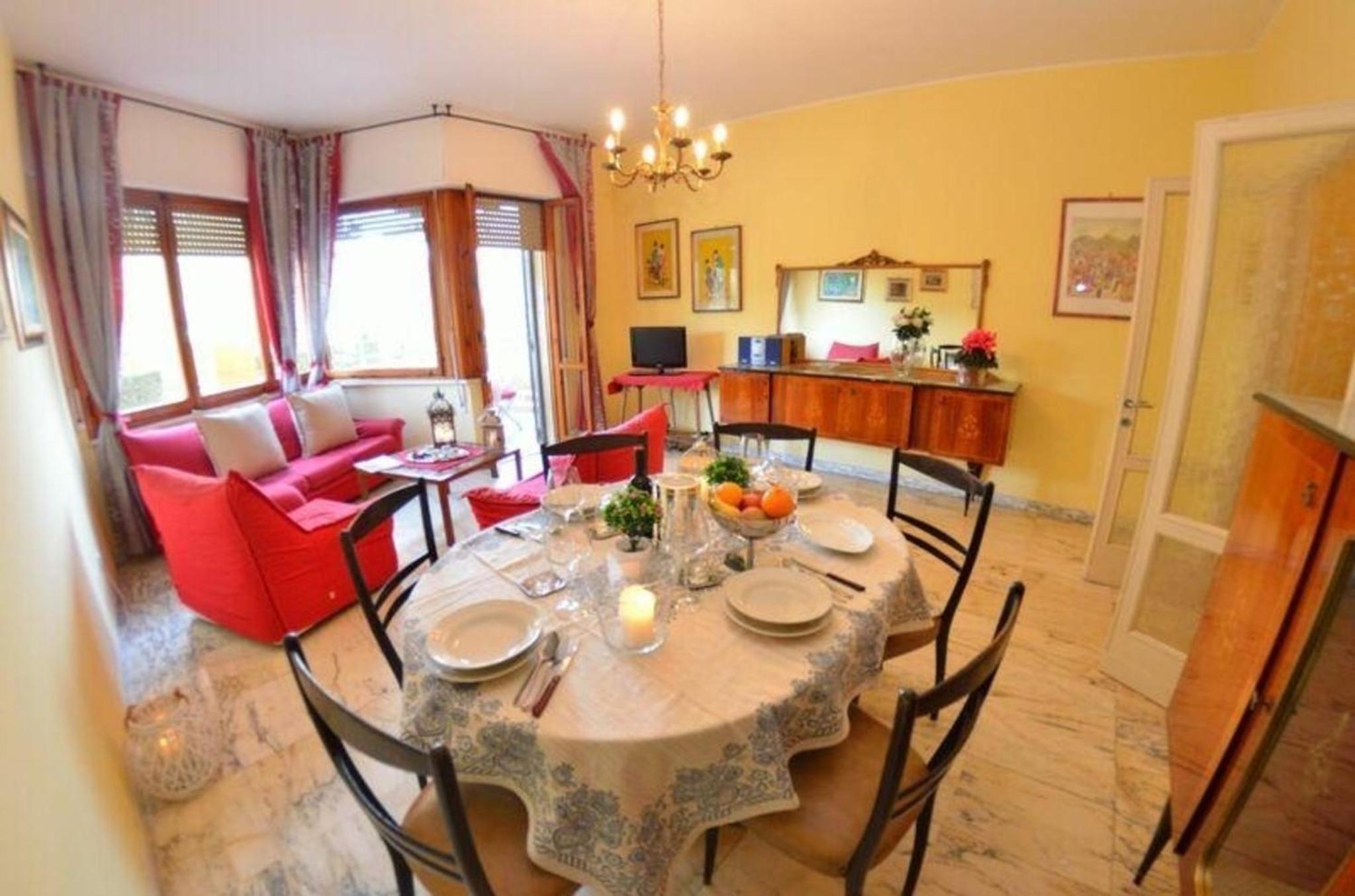 Viareggio Vacations - Ferienwohnung fur 6 Personen ca 95 qm in Viareggio, Toskana Provinz Lucca - Property Image 1