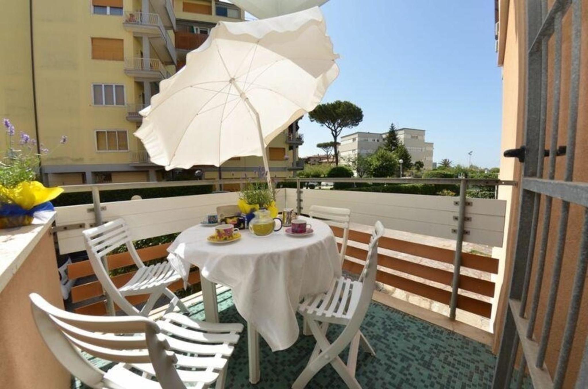 Viareggio Vacations - Ferienwohnung fur 6 Personen ca 95 qm in Viareggio, Toskana Provinz Lucca - Property Image 5